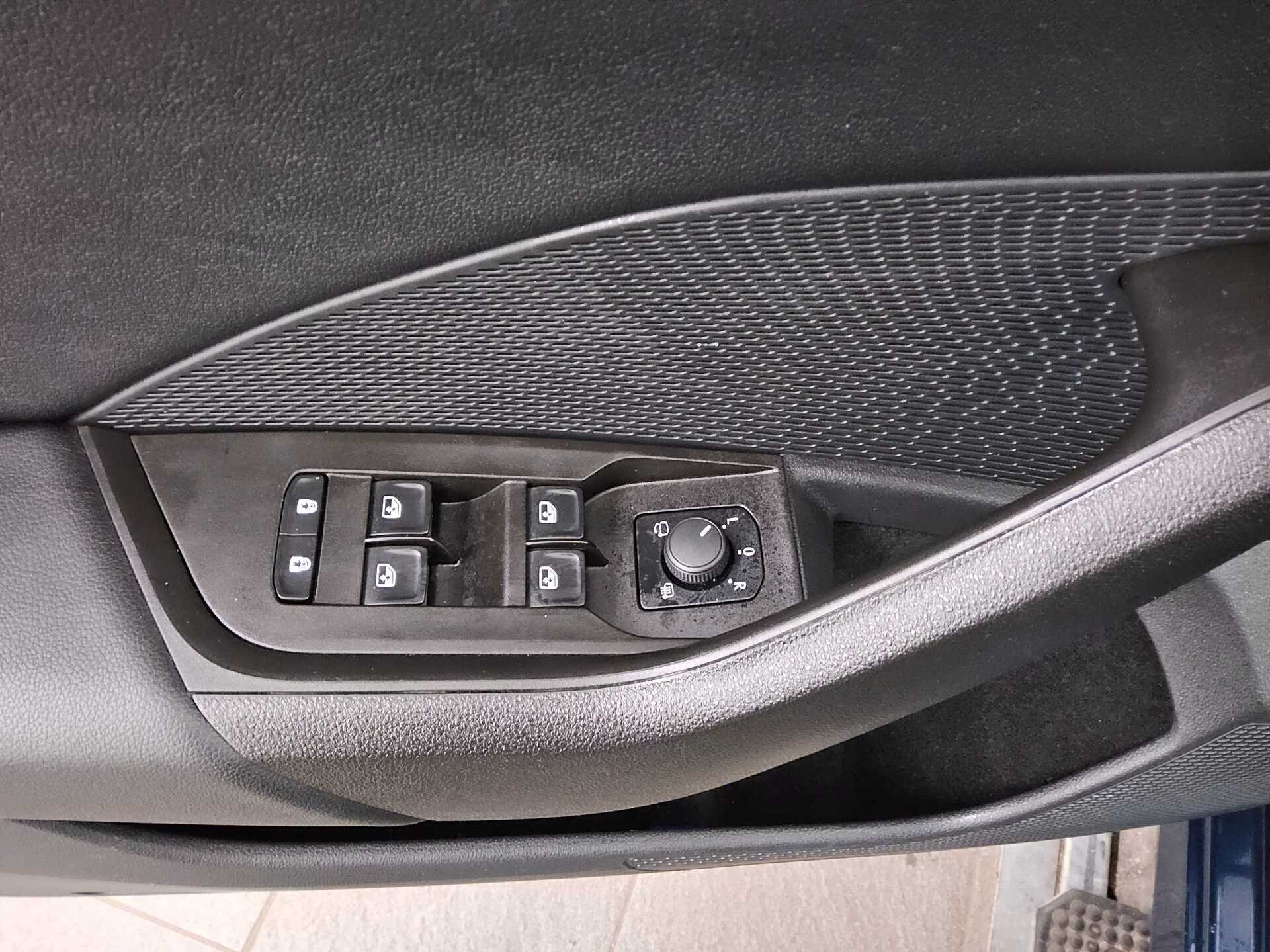 Skoda Octavia Kombi 2.0 TDI Ambition Navi LED vc 4xShz 10