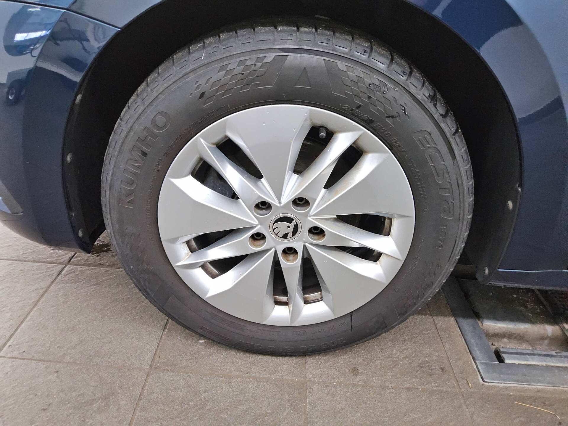 Skoda Octavia Kombi 2.0 TDI Ambition Navi LED vc 4xShz 11