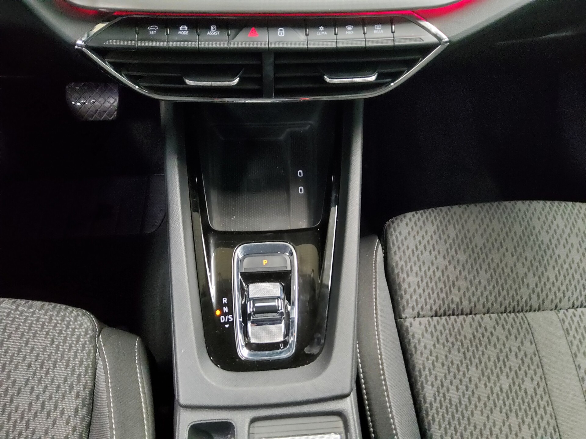 Skoda Octavia Kombi 2.0 TDI Style Navi LED Virtual HuD 6