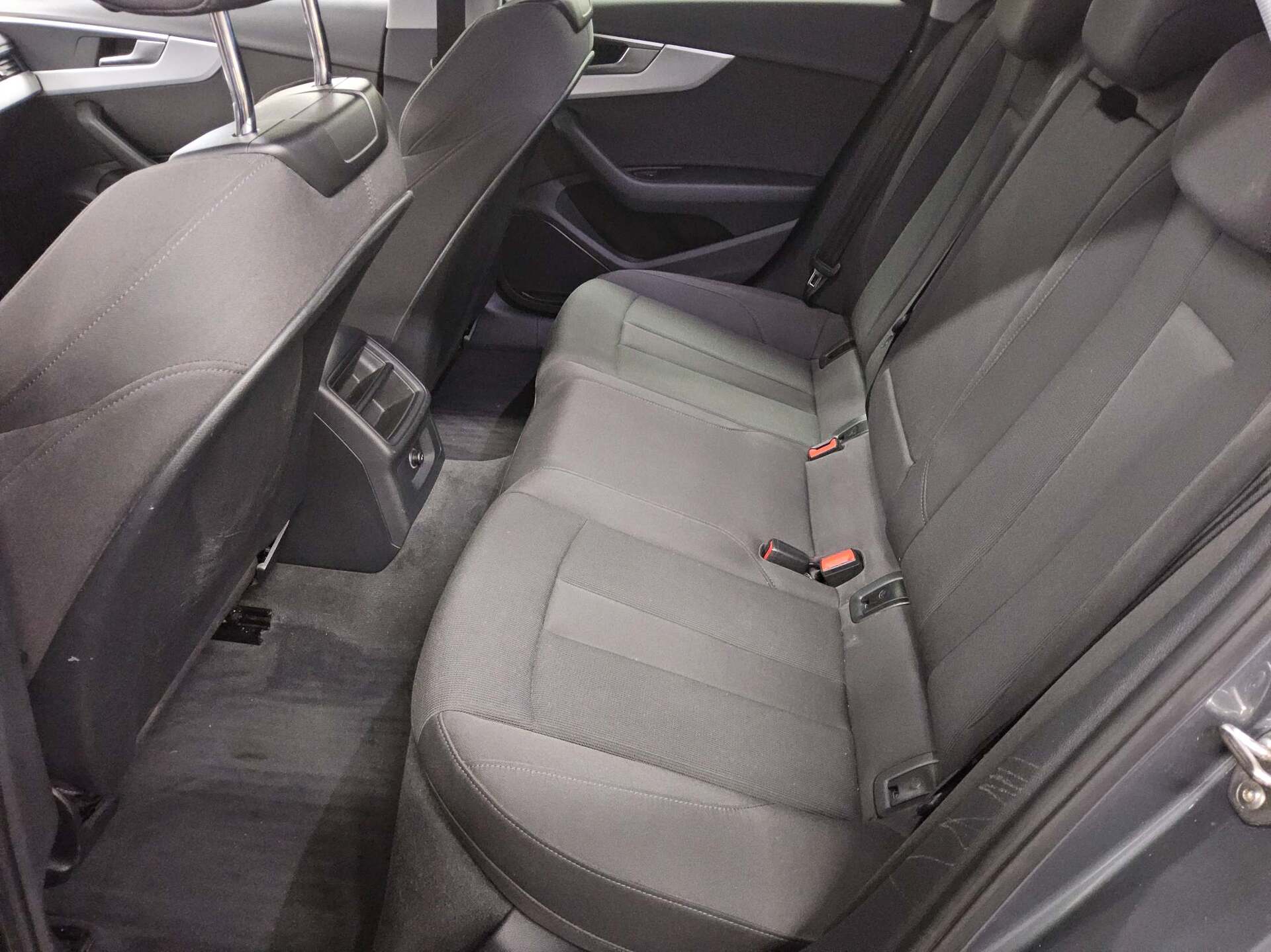 Audi A4 Avant 40 TDI sport Navi Xenon AHK 13