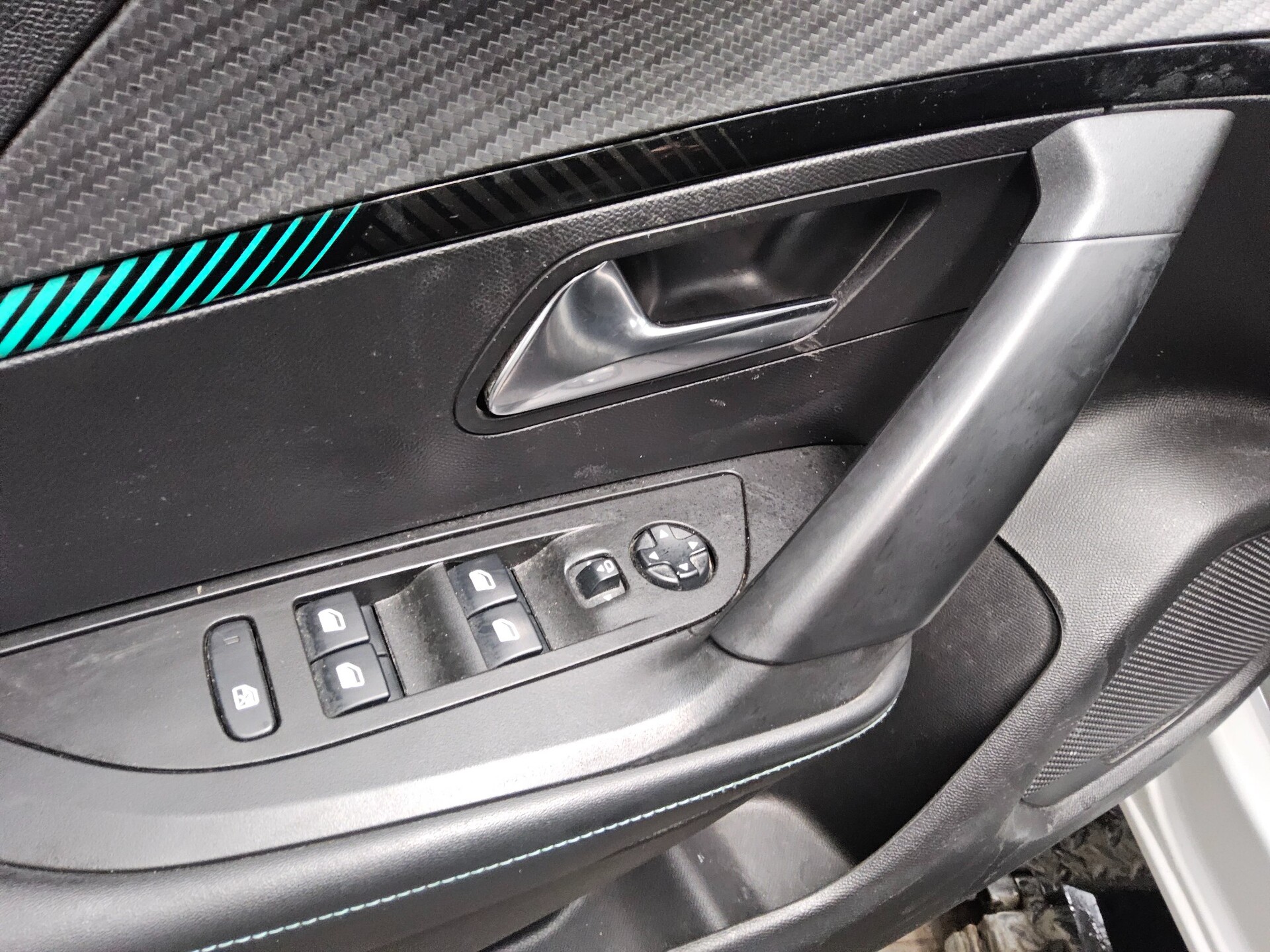 Peugeot 2008 1.5 BlueHDi 130 Allure T-Leder LED RfK ACC 10