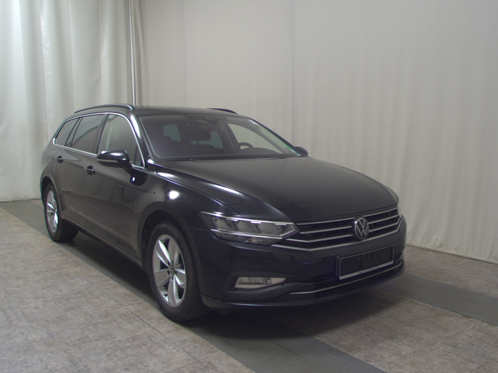 Volkswagen Passat Var. 2.0 TDI Business Navi LED Pano AHK 3
