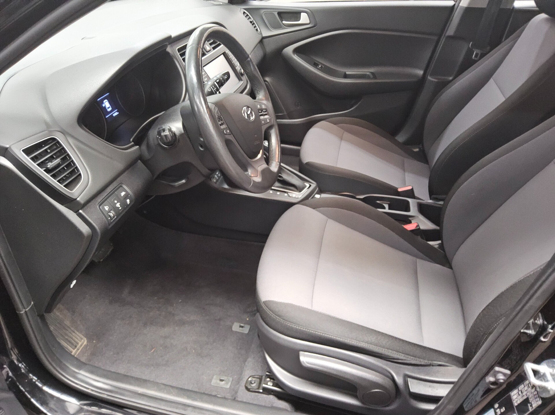 Hyundai i20 1.0 Trend Bluetooth Shz ZV 8