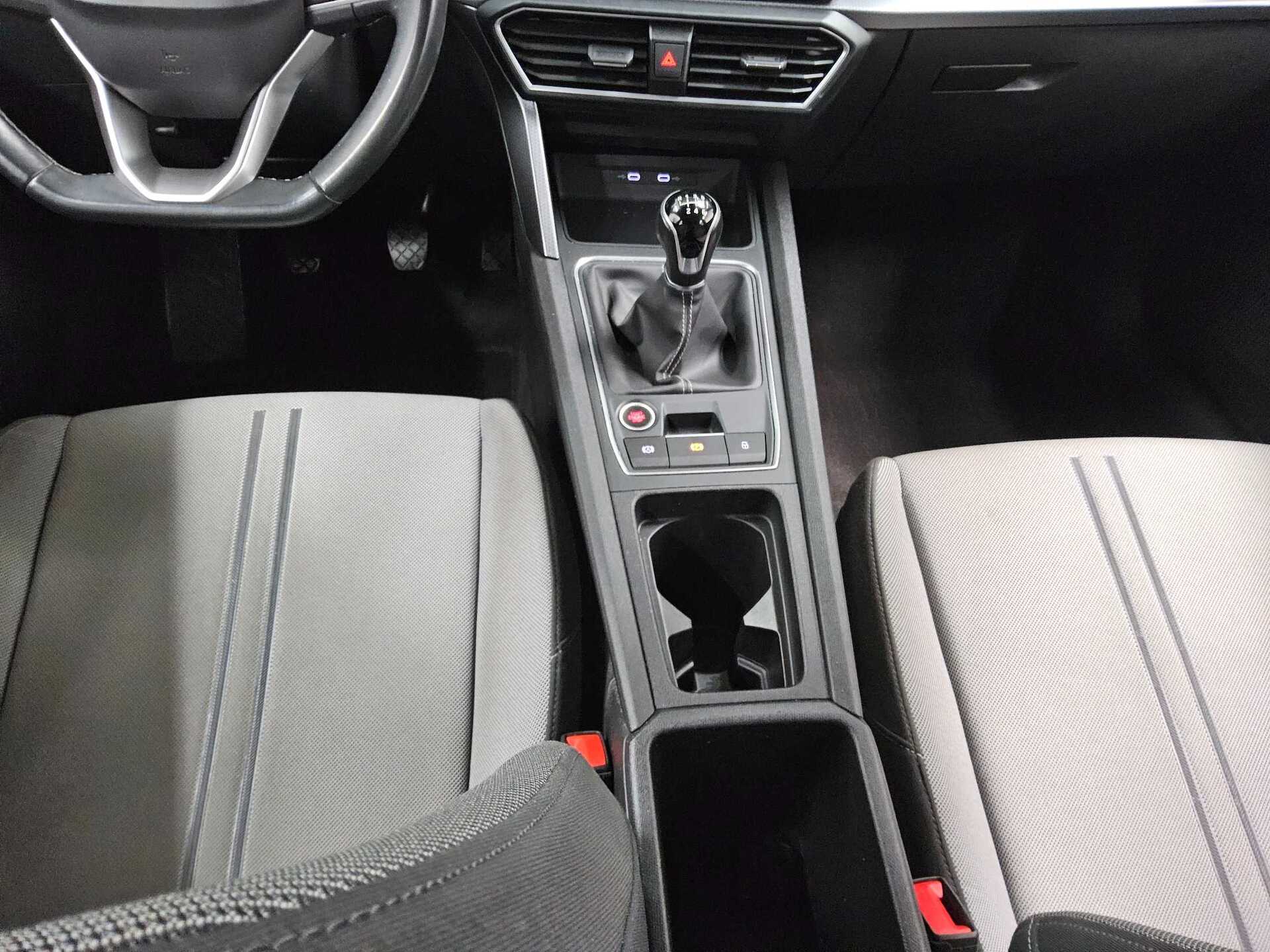 Seat Leon Sportstourer 2.0 TDI Style Navi LED vc PDC 6