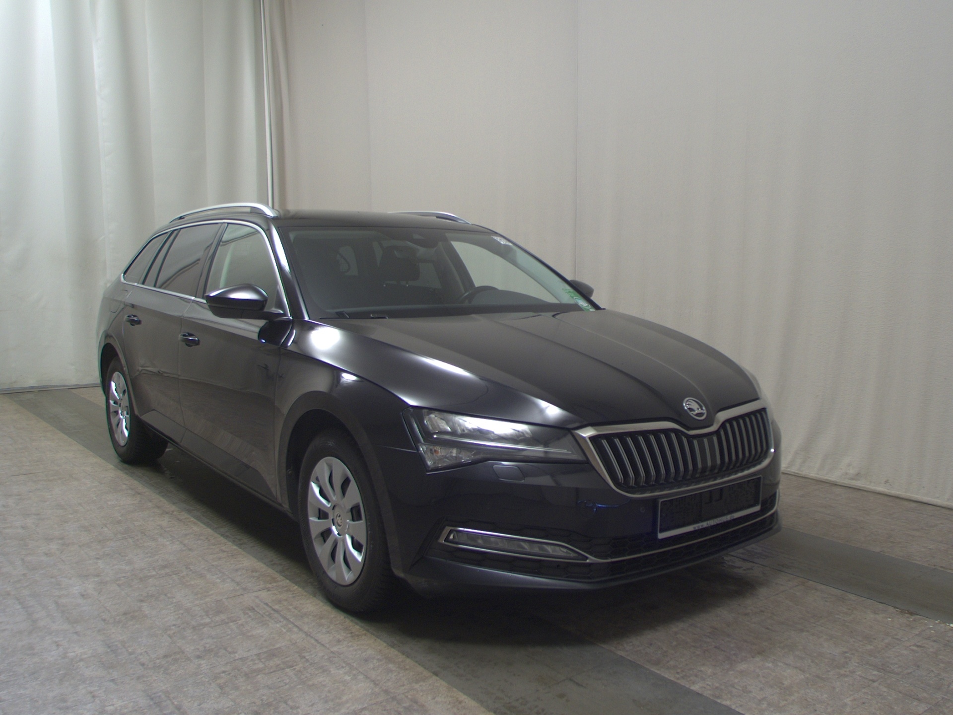 Skoda Superb Kombi 2.0 TDI Style Navi AHK PDC ACC Shz 3