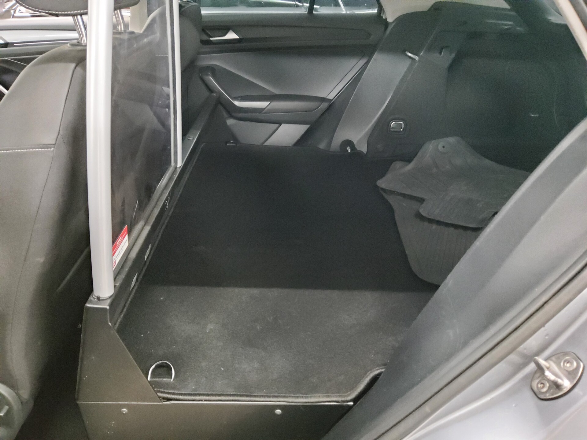 Volkswagen T-Roc 2.0 TDI Style 2-Sitzer Navi LED AID RfK 13