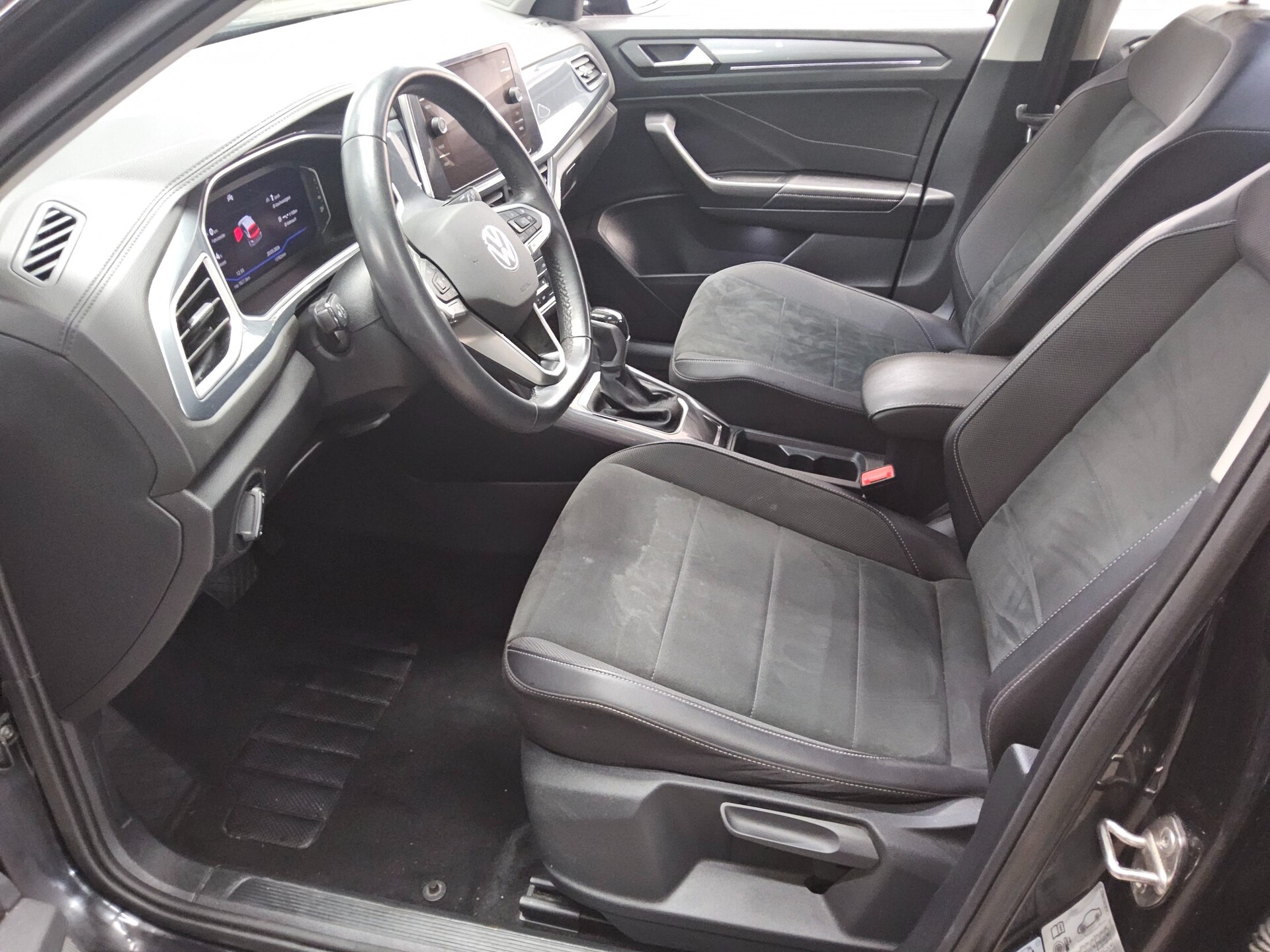 Volkswagen T-Roc 2.0 TDI Style Navi vor. LED AID RfK AHK 9