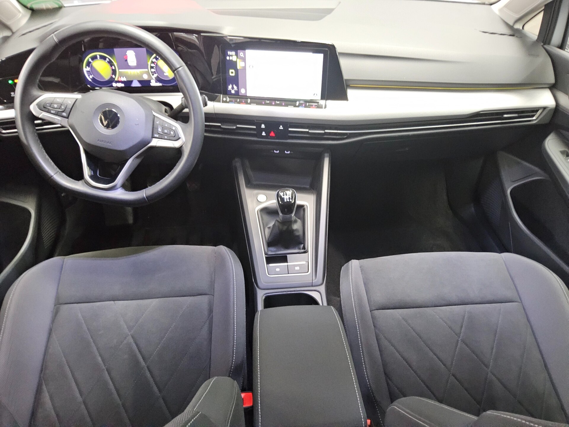 Volkswagen Golf-8 Var. 2.0 TDI Life Navi LED AID ACC Shz 5