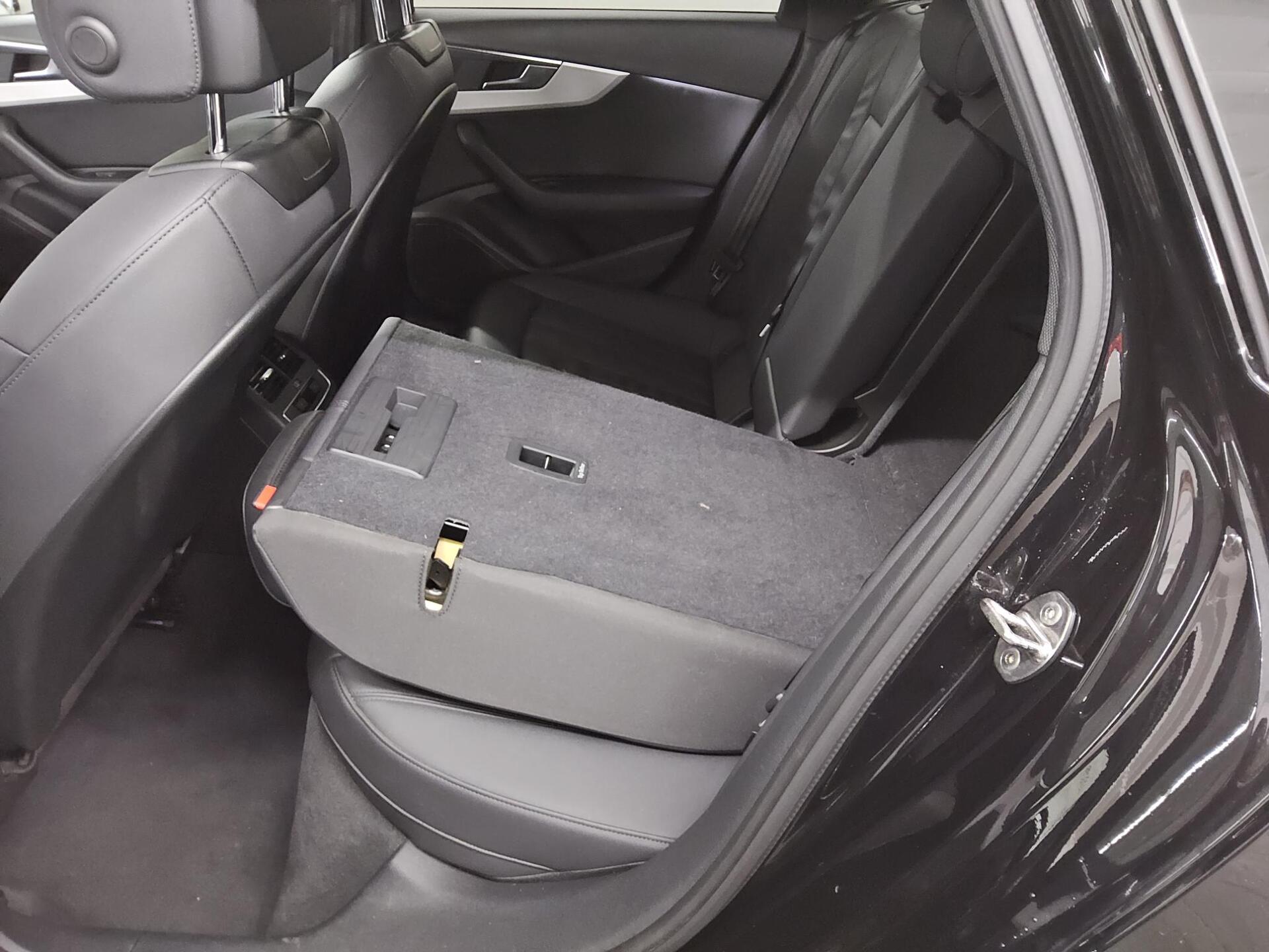 Audi A4 Avant 35 TFSI S-Line Leder Navi LED Sound RFK 12