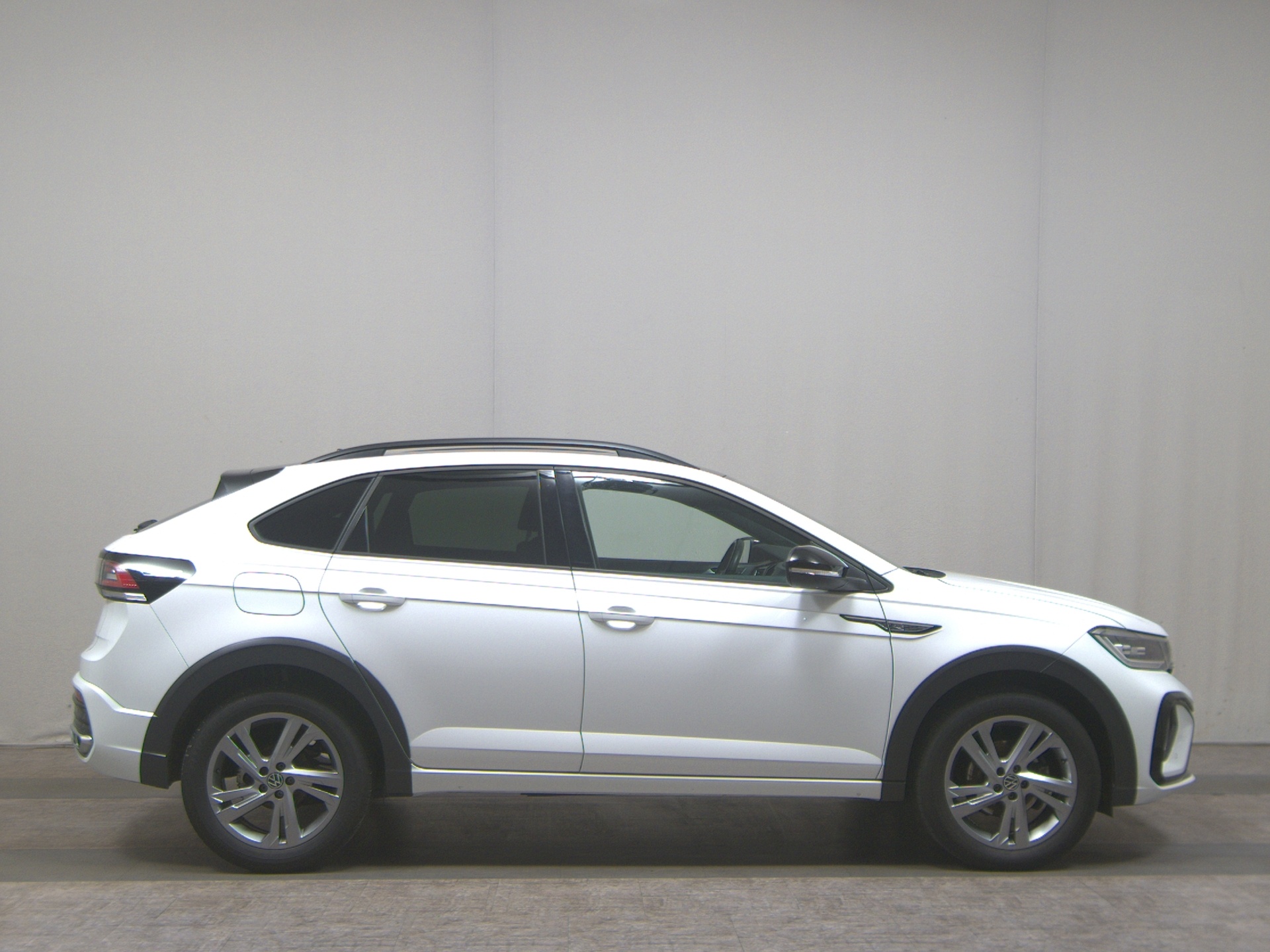 Volkswagen Taigo 1.0 TSI R-Line Navi LED AID RfK ACC PDC