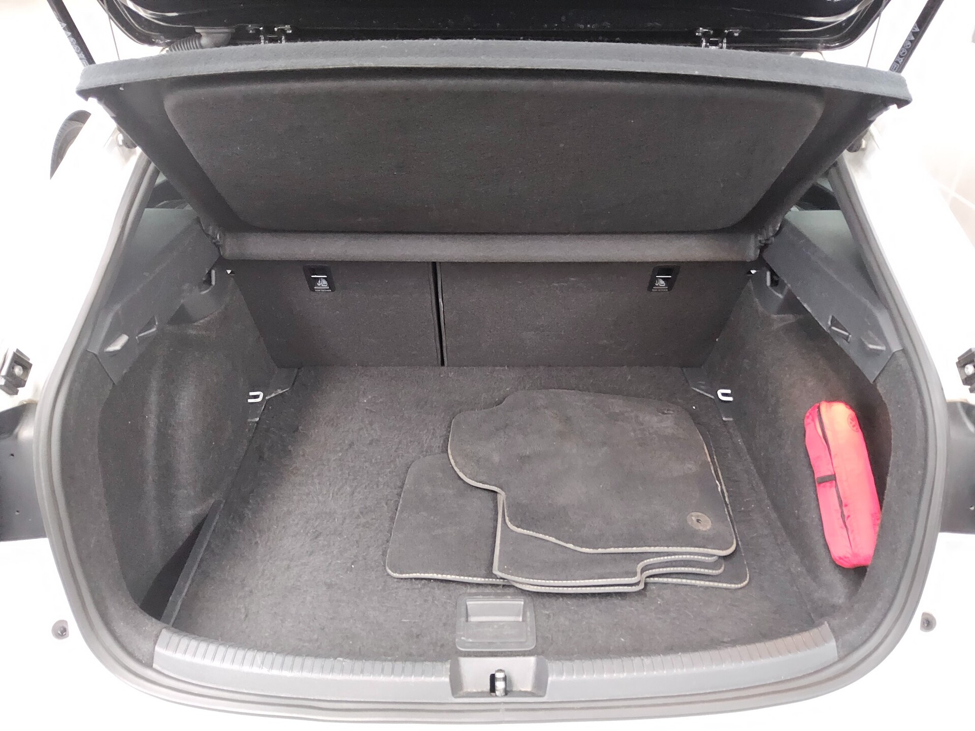 Volkswagen Taigo 1.0 TSI R-Line Navi LED AID RfK ACC PDC 13