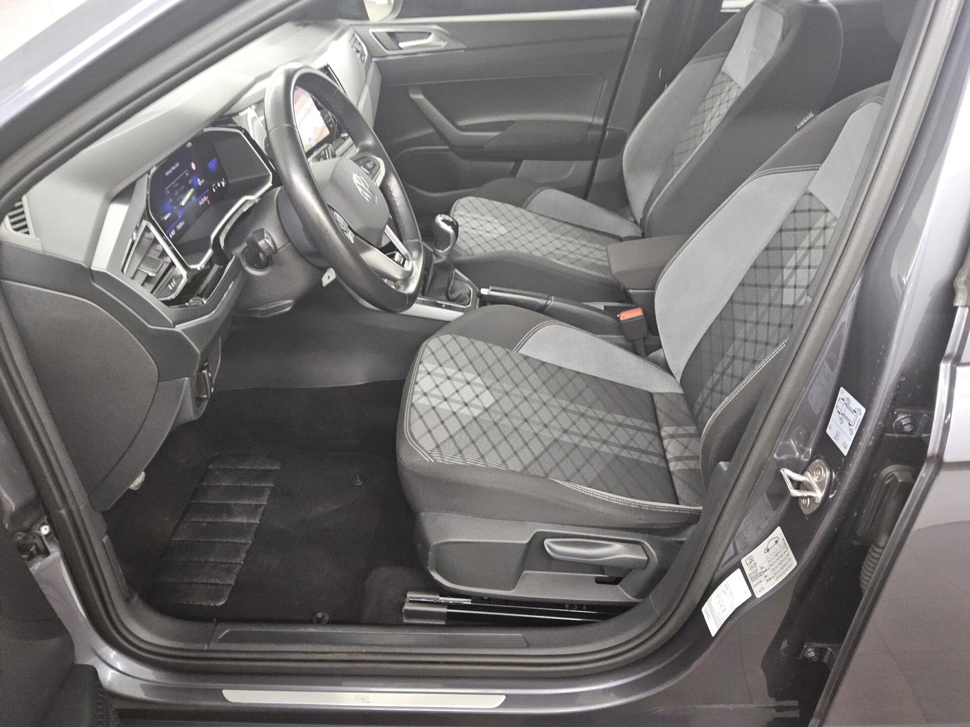 Volkswagen Taigo 1.0 TSI R-Line Navi IQ.Light AID RfK Shz 9