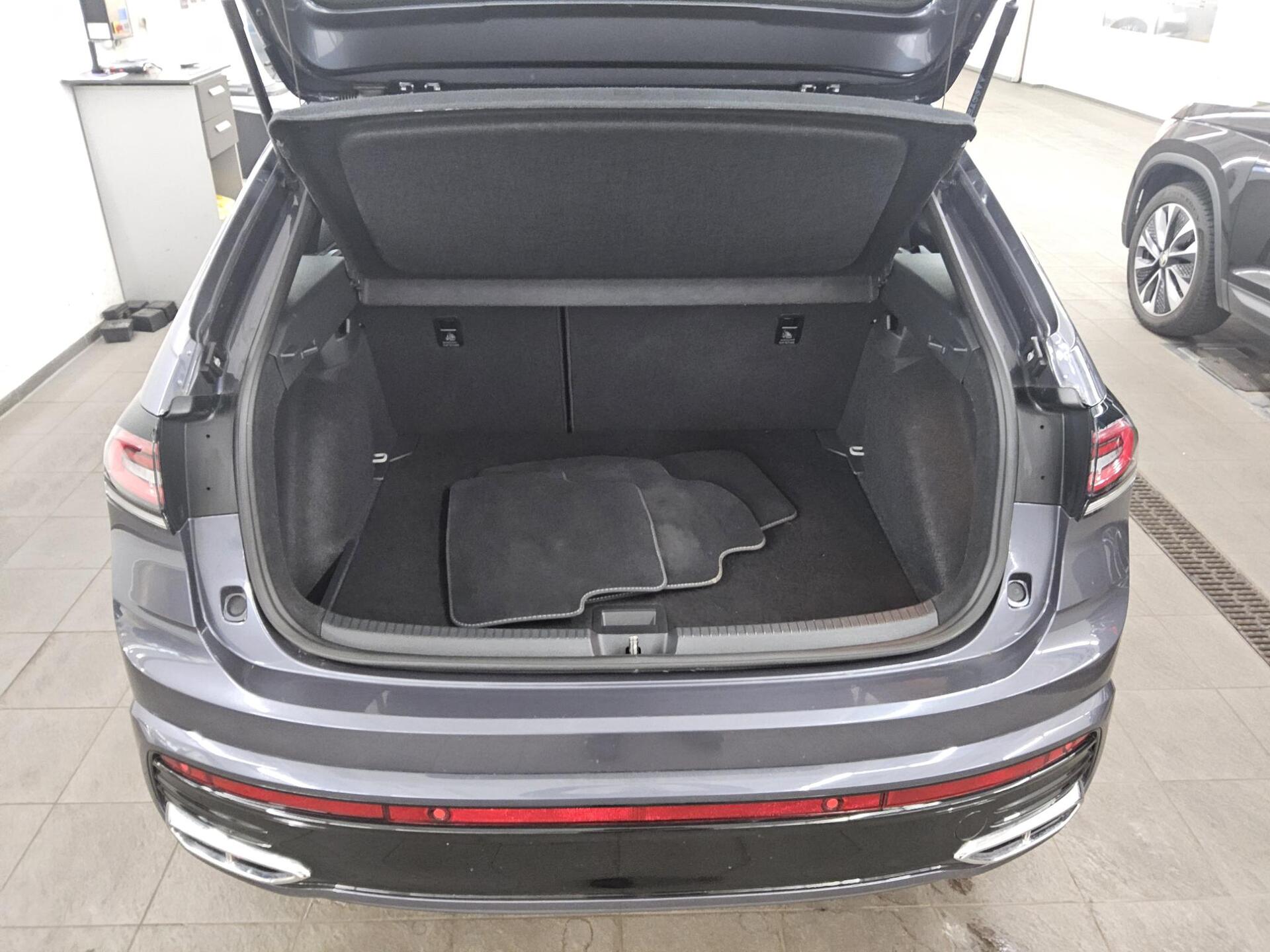 Volkswagen Taigo 1.0 TSI R-Line Navi IQ.Light AID RfK Shz 13