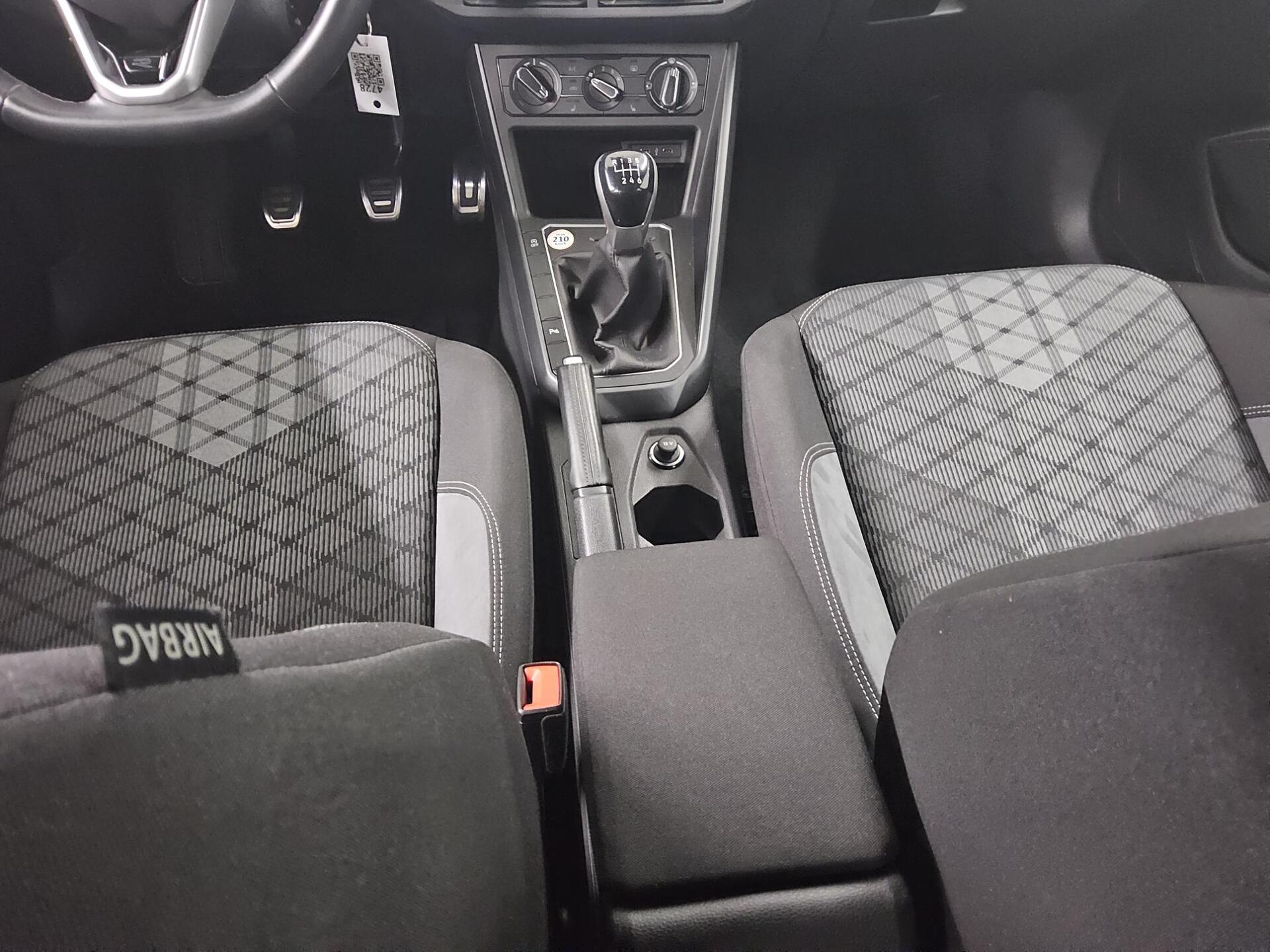 Volkswagen Taigo 1.0 TSI R-Line Navi IQ.Light AID RfK Shz 6