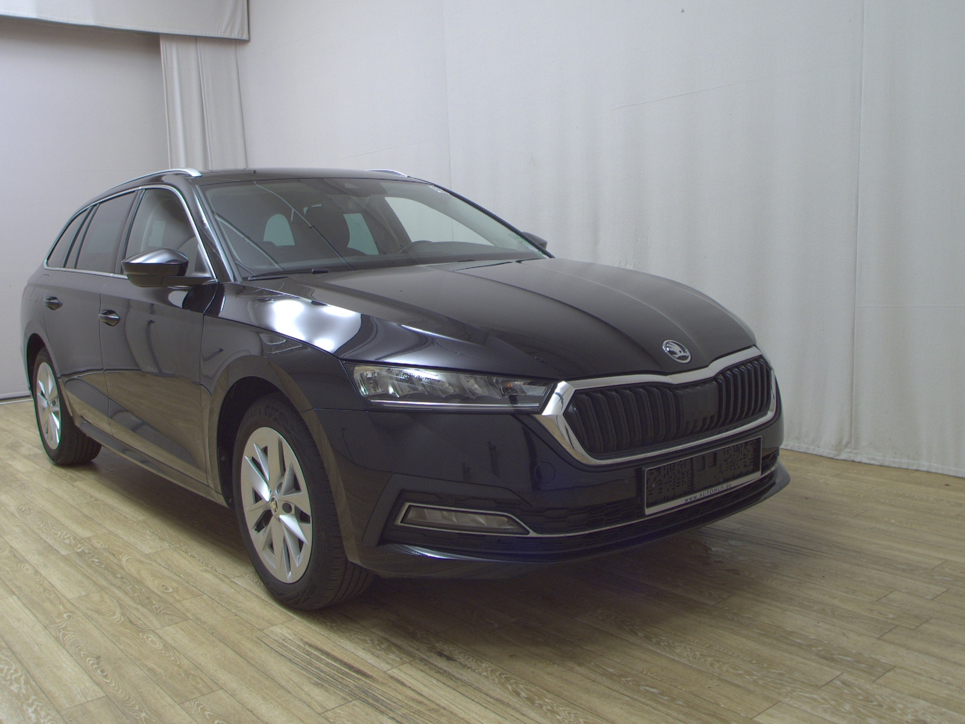 Skoda Octavia Kombi 2.0 TDI Style LED virtual AHK 3