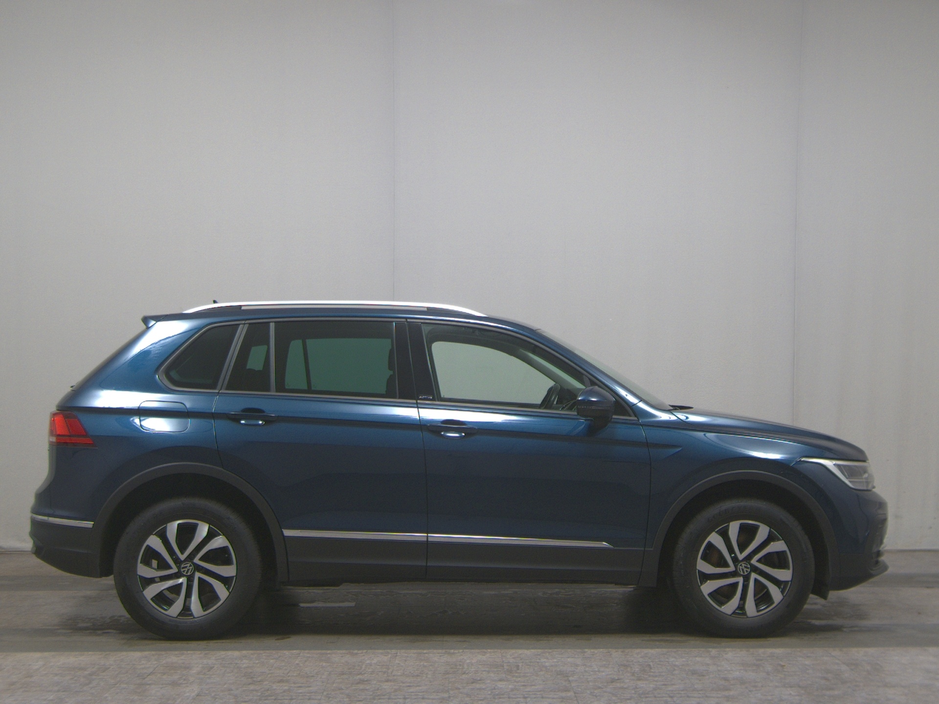 Volkswagen Tiguan 1.4 TSI eHybrid Active Navi AHK DC LED
