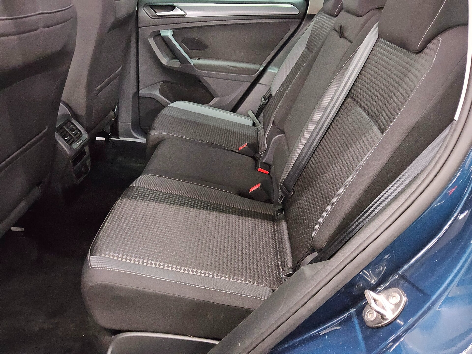 Volkswagen Tiguan 1.4 TSI eHybrid Active Navi AHK DC LED 13