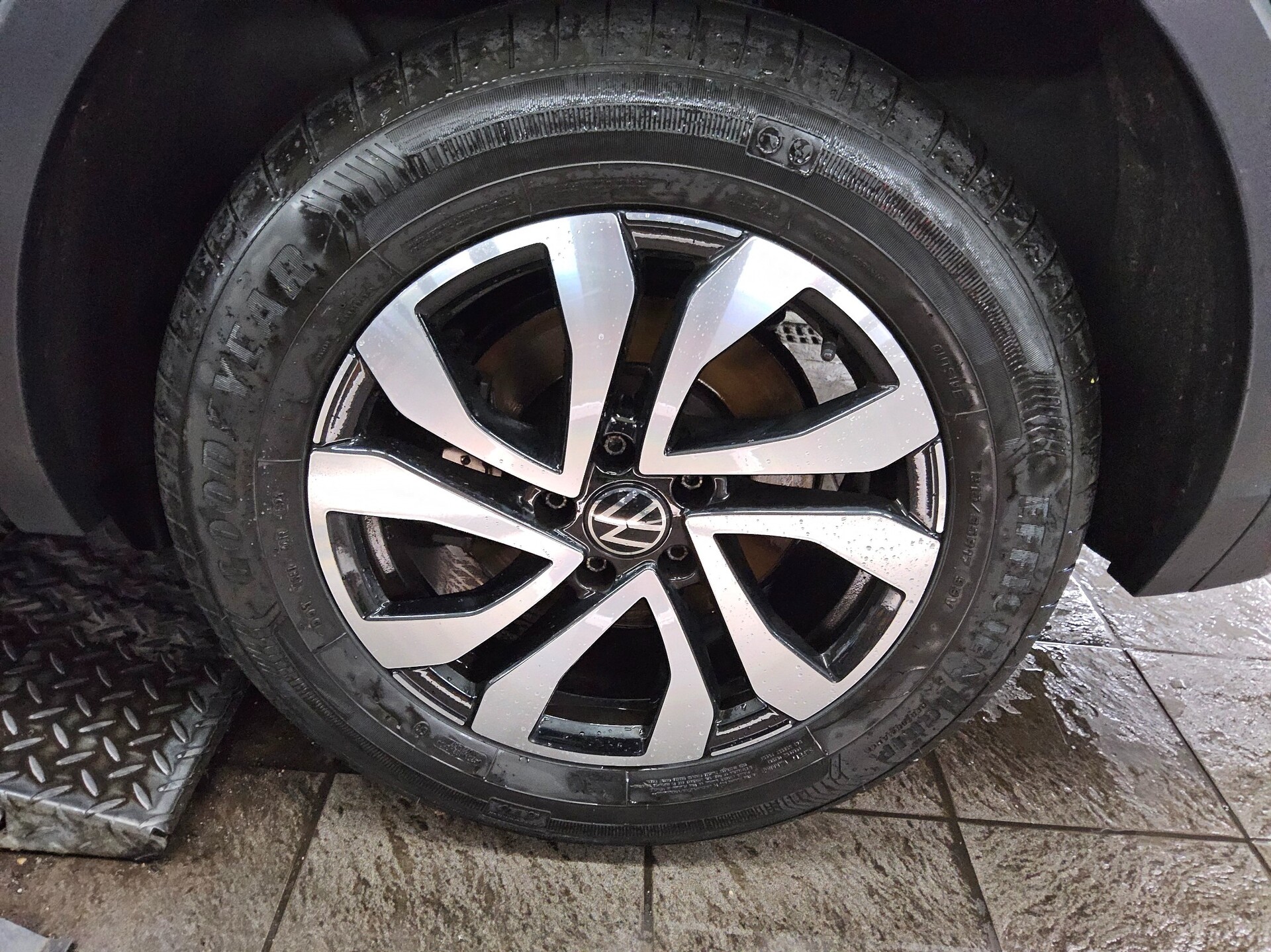 Volkswagen Tiguan 1.4 TSI eHybrid Active Navi AHK DC LED 11