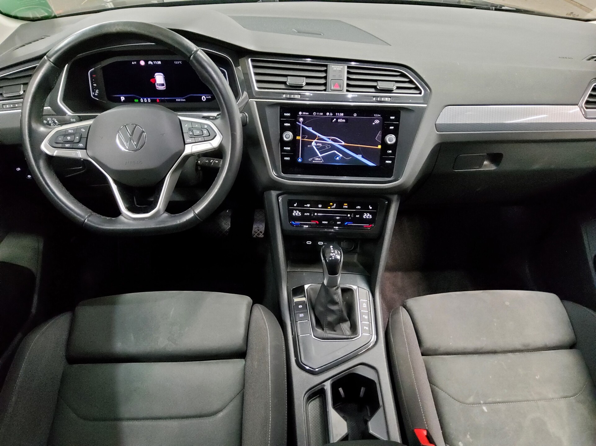 Volkswagen Tiguan 2.0 TDI Life Navi LED AID ACC PDC Shz 5