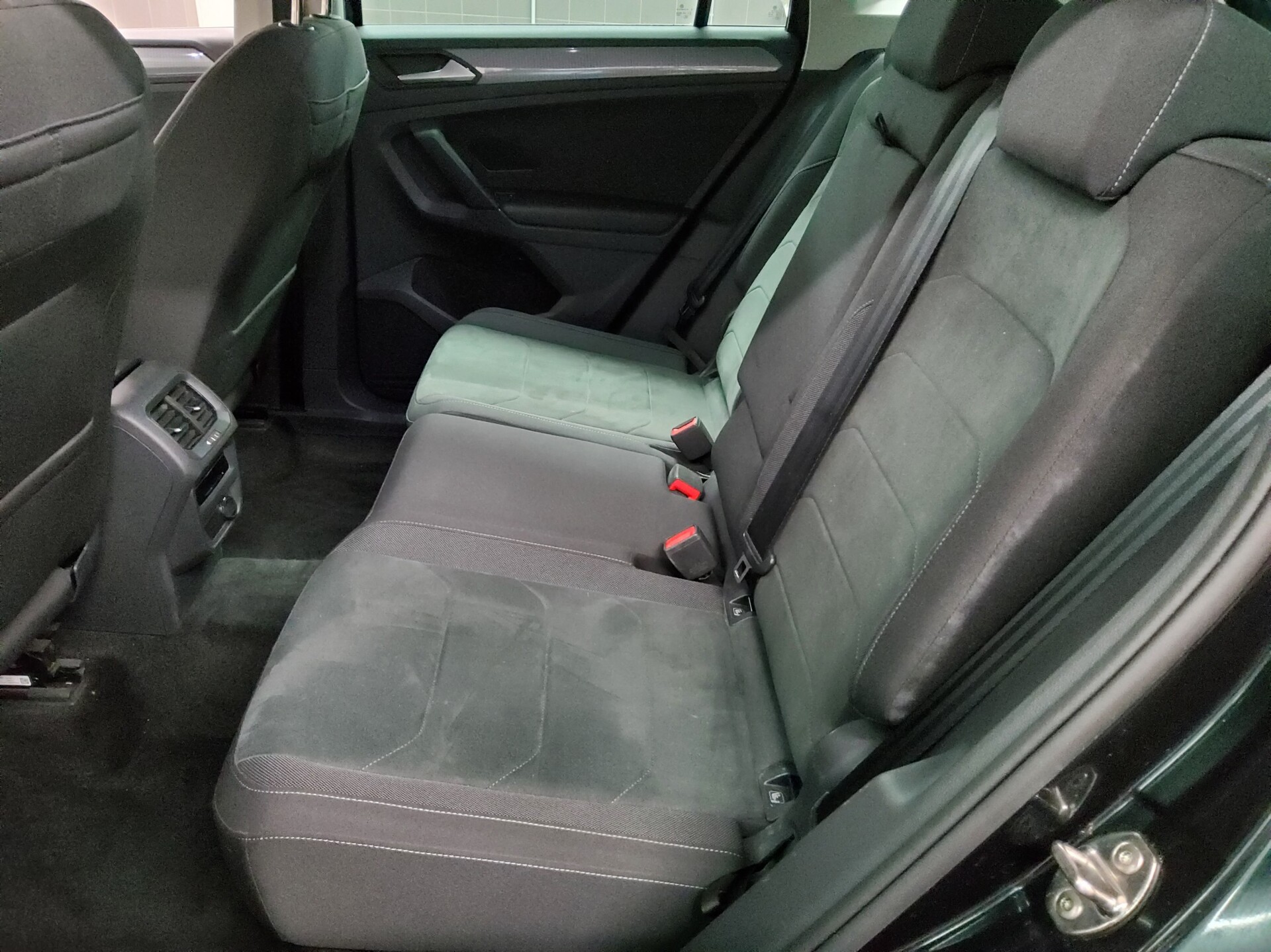 Volkswagen Tiguan 2.0 TDI Life Navi LED AID ACC PDC Shz 13