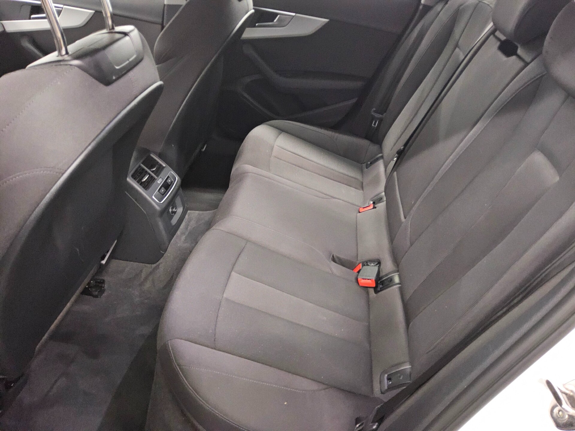 Audi A4 Avant 40 TDI S-Line Ext. Navi+ LED 13