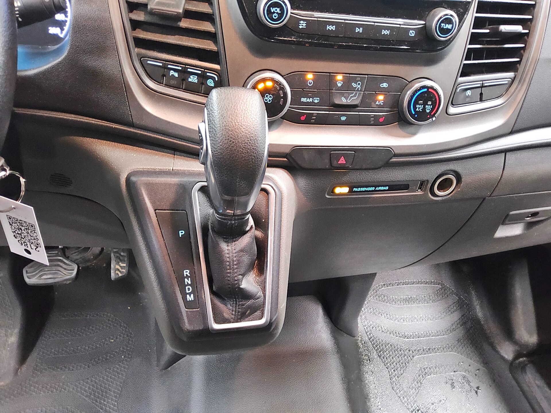 Ford Transit Custom 2.0 TDCi Trend 3-Sitze Regale Nav 6