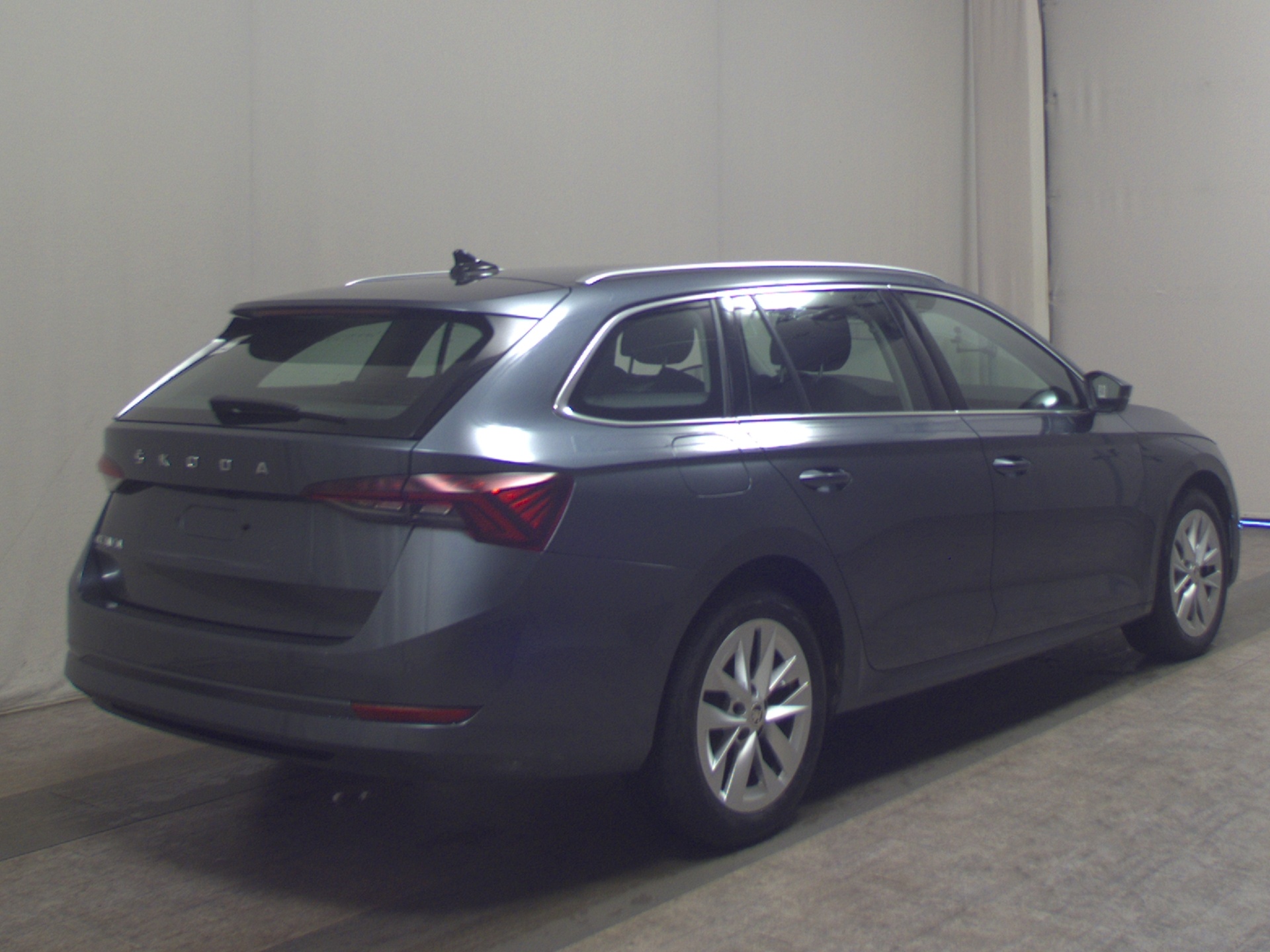 Skoda Octavia Kombi 2.0 TDI Style Navi LED Virtual RFK 4