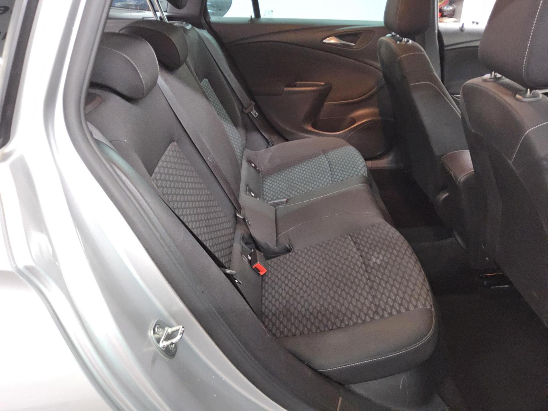 Opel Astra ST 1.5 D Edition Navi LED AHK PDC Tempomat 13