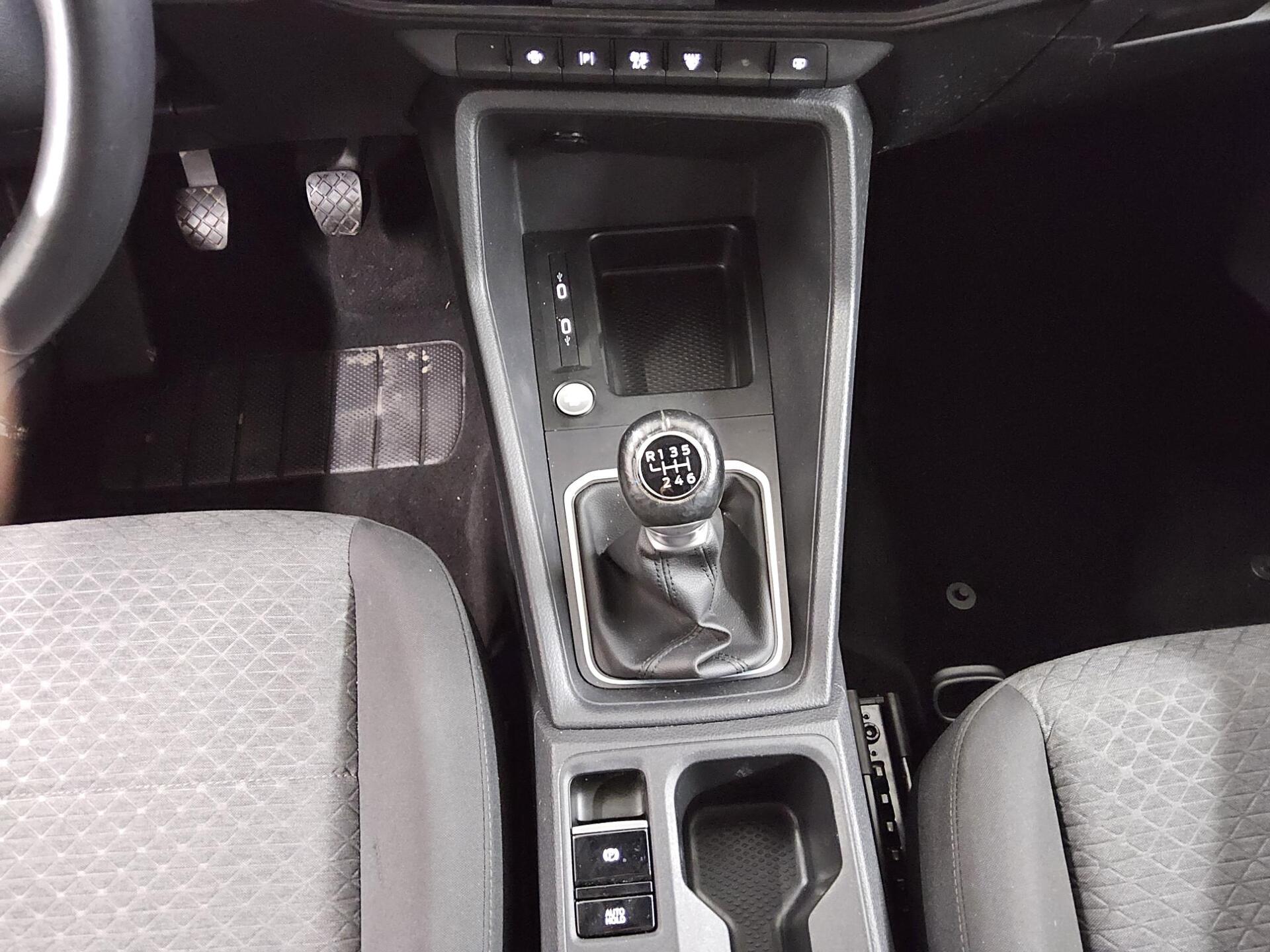 Ford Grand Tourneo Connect 2.0 EB Titanium Navi AHK 6