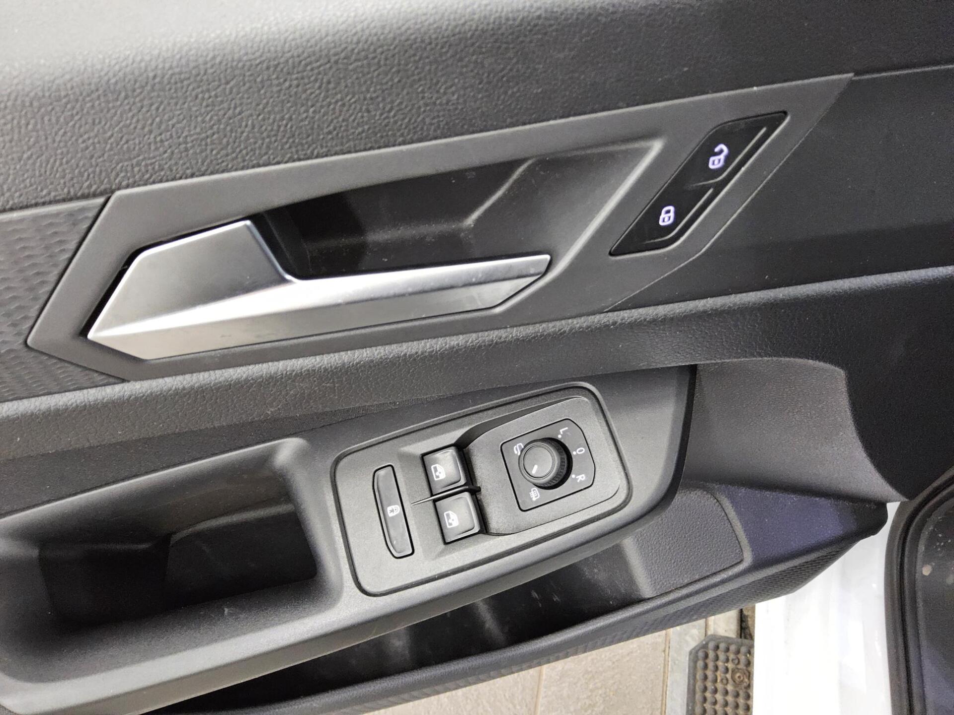 Ford Grand Tourneo Connect 2.0 EB Titanium Navi AHK 9