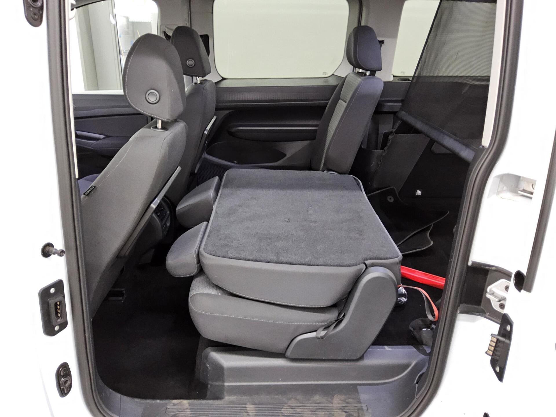 Ford Grand Tourneo Connect 2.0 EB Titanium Navi AHK 12