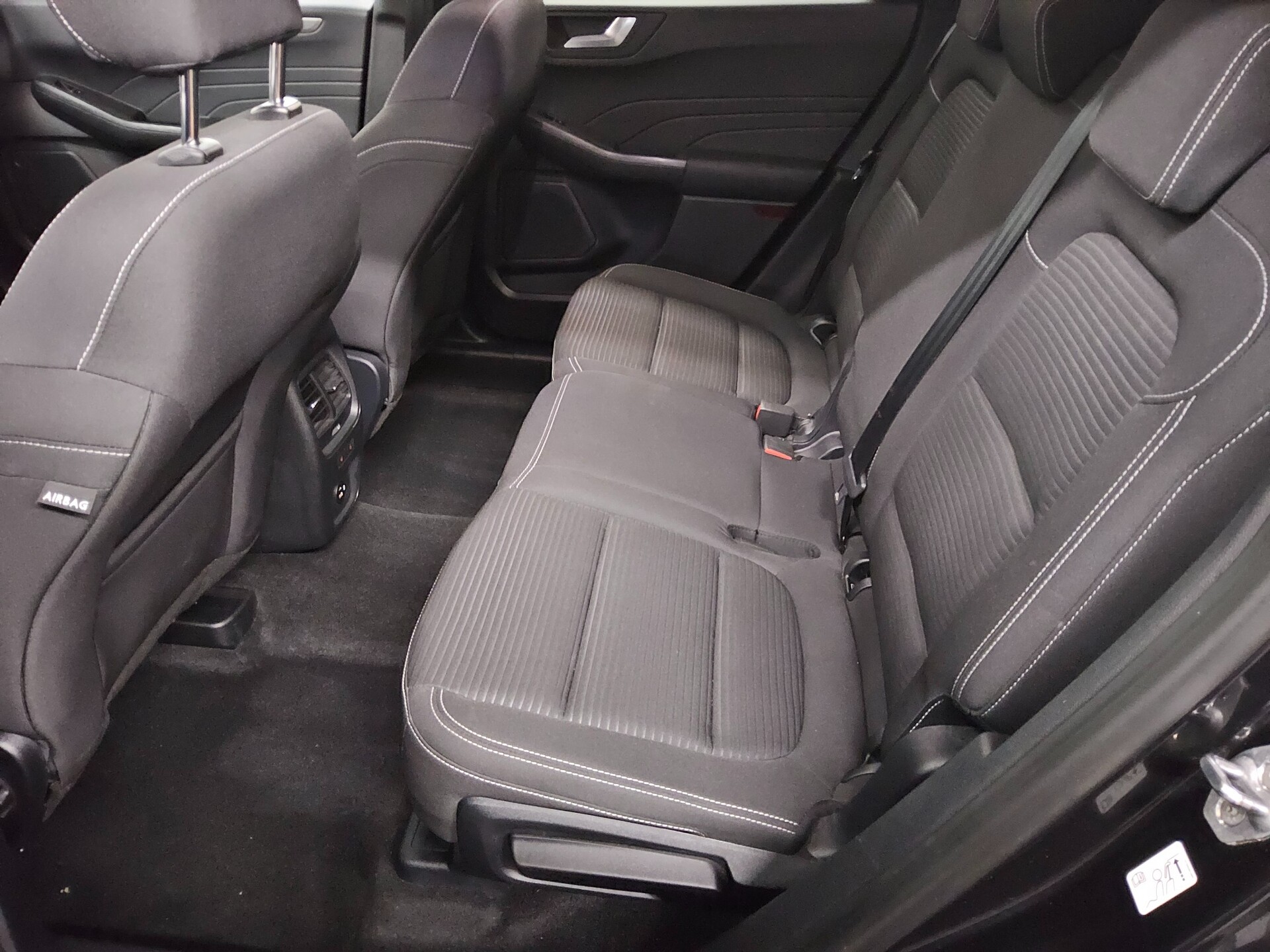 Ford Kuga 1.5 EB Titanium Navi DC LED RFK AHK 4xSHZ 13