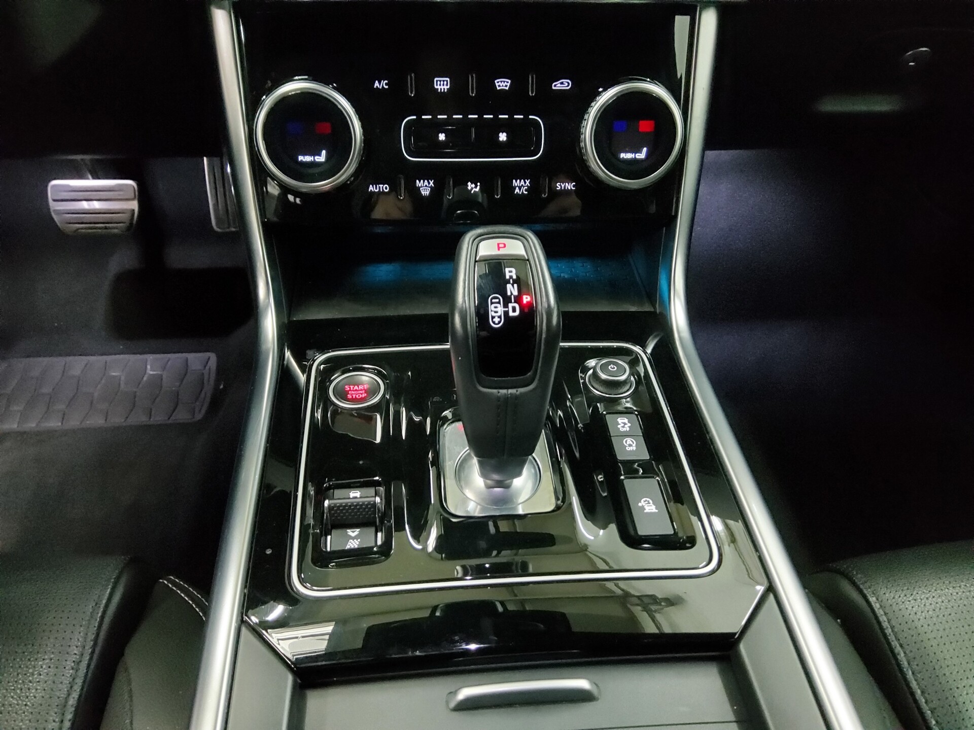 Jaguar XE P250 AWD R-Dynamic Leder Navi LED 360° ACC 6