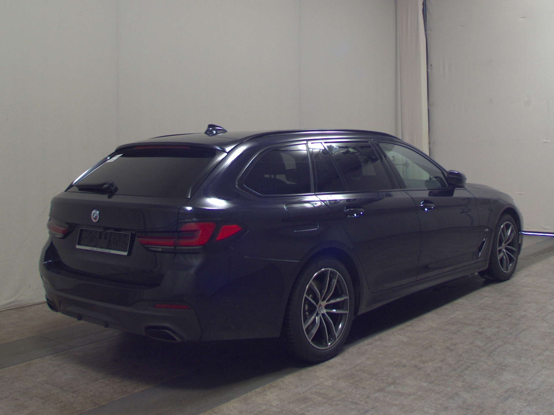 BMW 530dA Touring M-Sport Navi LC Prof H/K Pano RFK 4