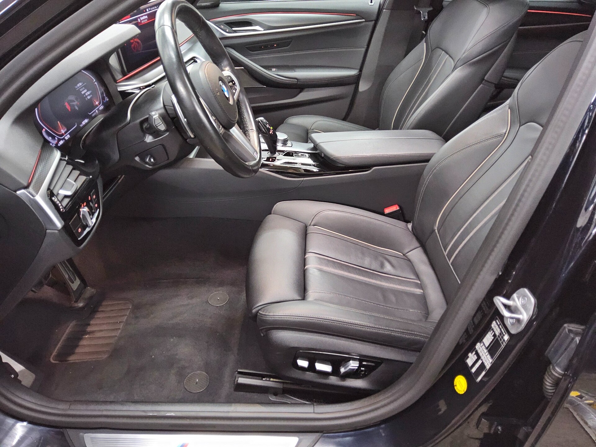 BMW 530dA Touring M-Sport Navi LC Prof H/K Pano RFK 9