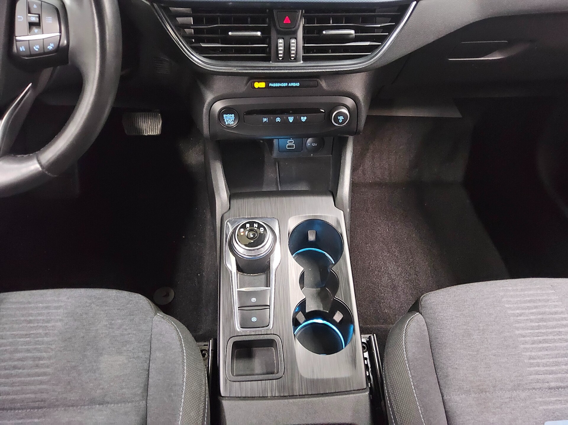 Ford Focus Turnier 1.5 EB Active Navi LED PDC SHZ RfK 6