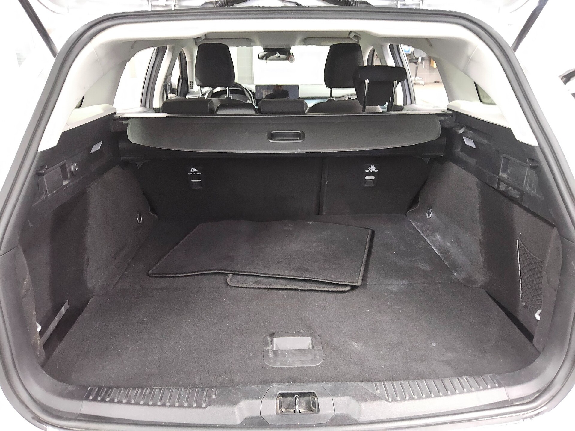 Ford Focus Turnier 1.5 EB Active Navi LED PDC SHZ RfK 12