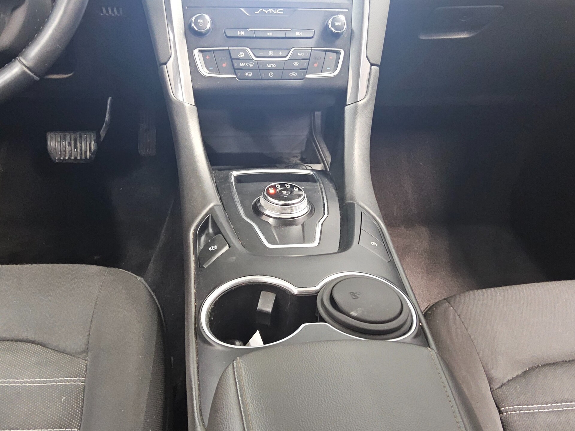 Ford Mondeo Turnier 2.0 EB Trend Navi Pano SHZ 6