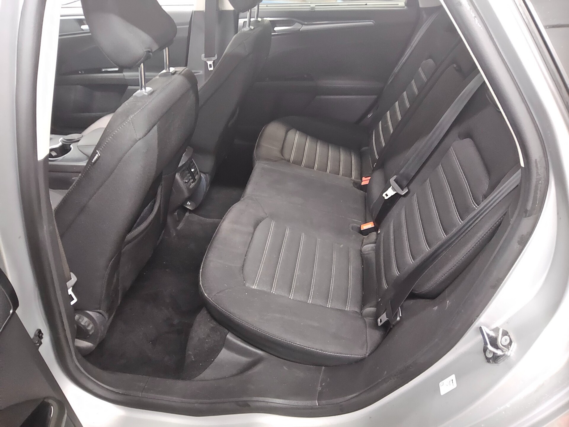 Ford Mondeo Turnier 2.0 EB Trend Navi Pano SHZ 12