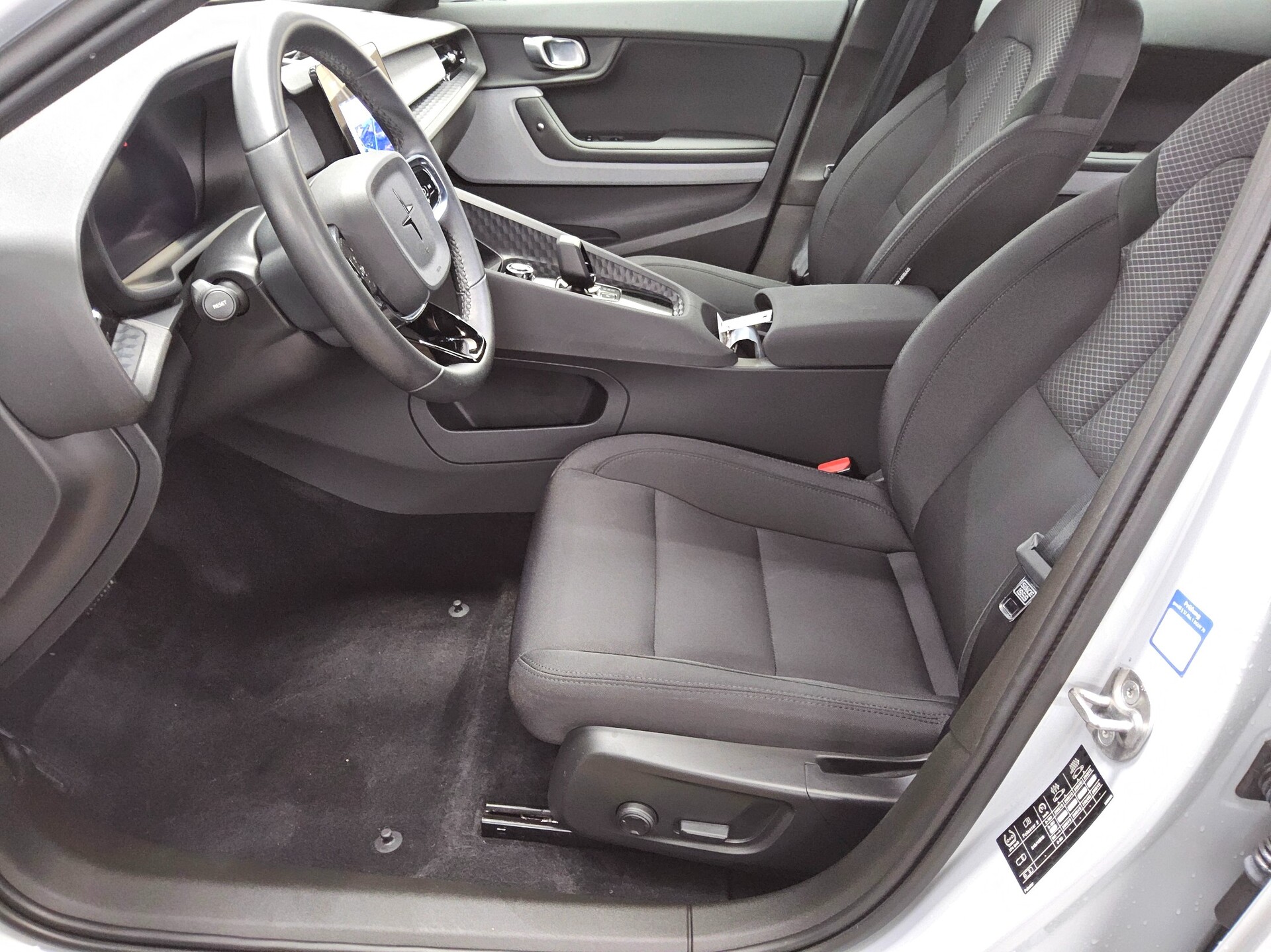 Polestar 2 Long Range Dual Navi LED 360° ACC Shz PDC 9