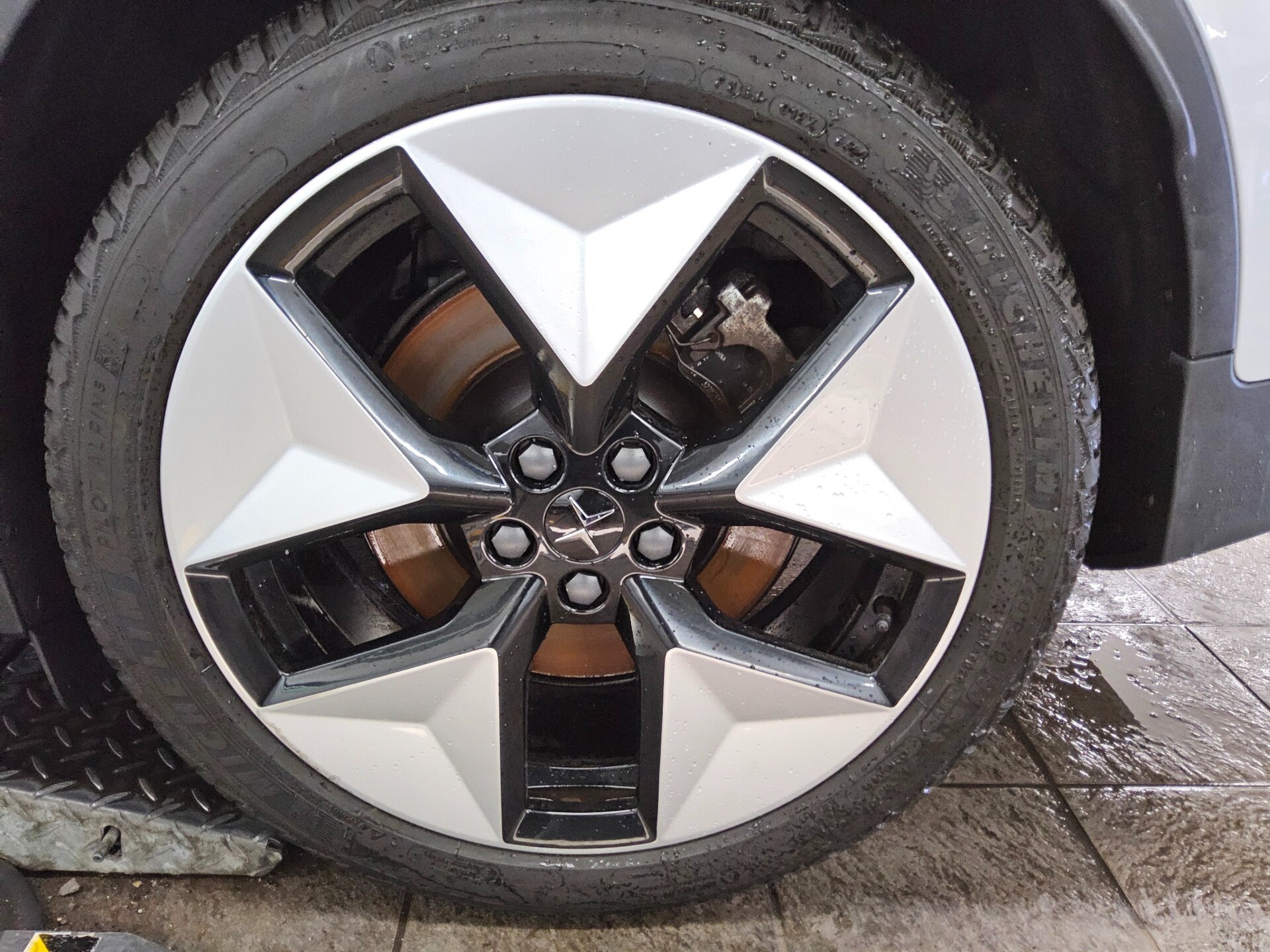 Polestar 2 Long Range Dual Navi LED 360° ACC Shz PDC 11