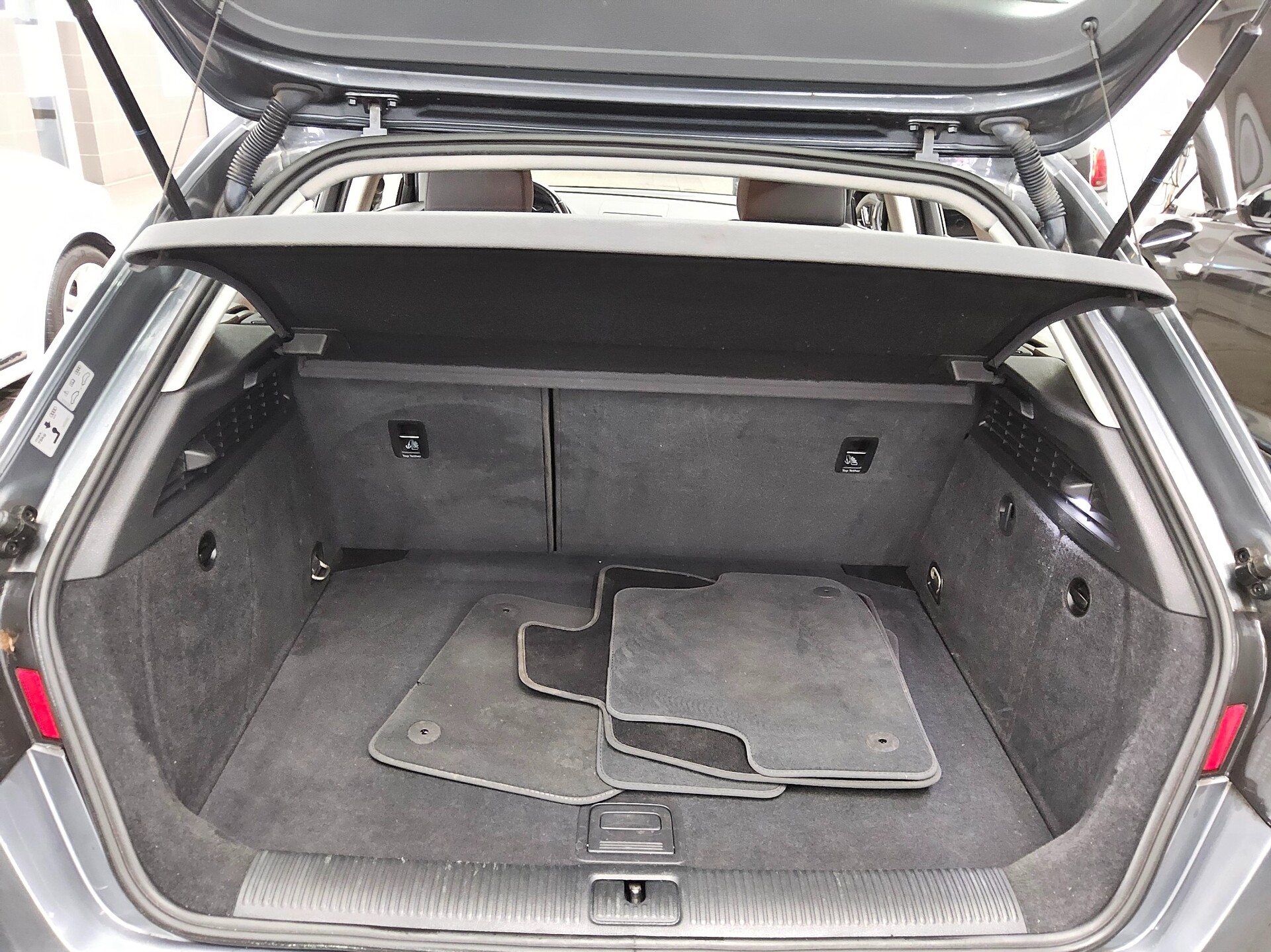 Audi A3 Sportback 1.4 TFSI Ambition Navi PDC AHK 11