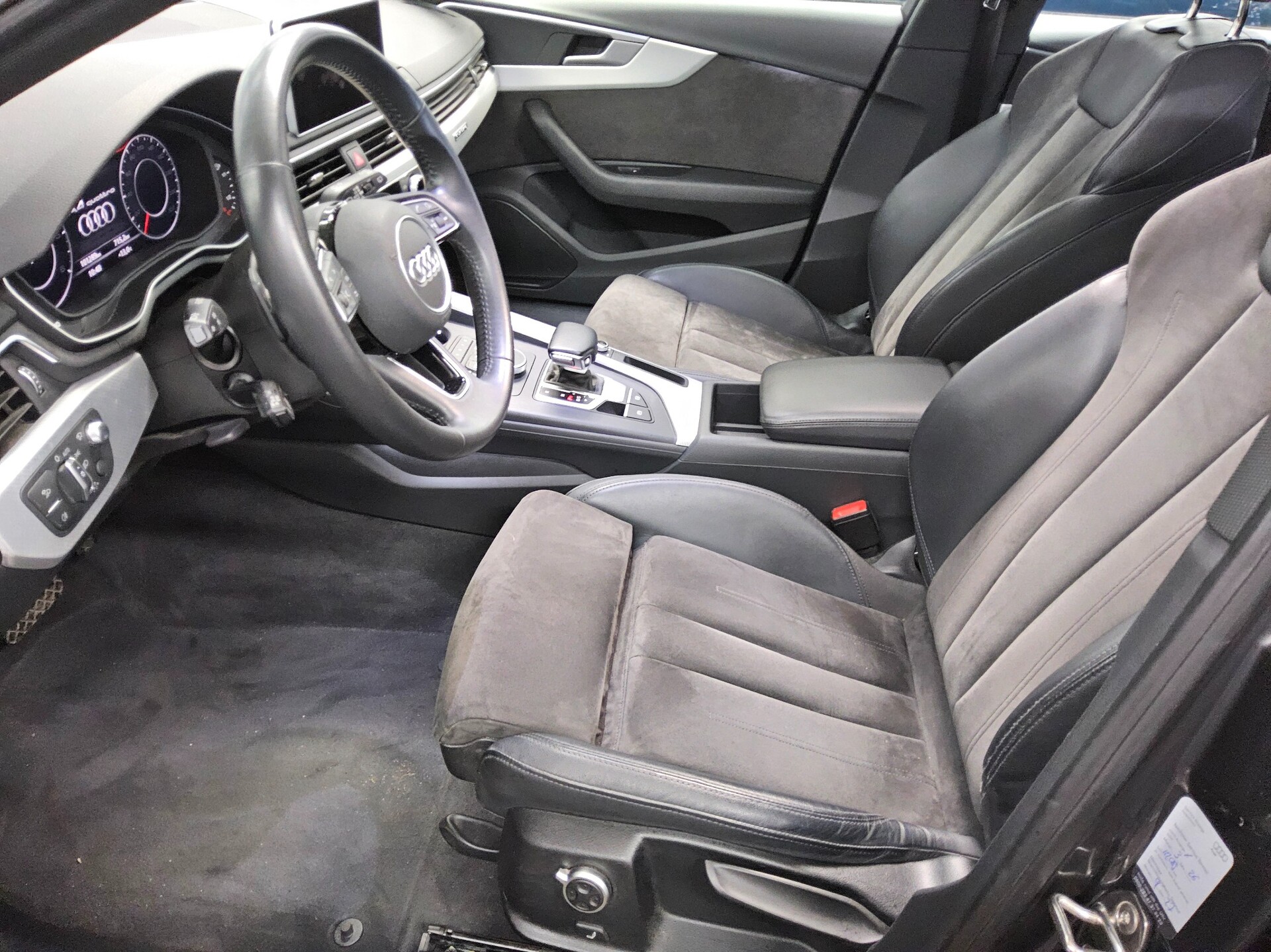 Audi A4 Avant 50 TDI Qu. sport Navi LED vc Pano HuD 9