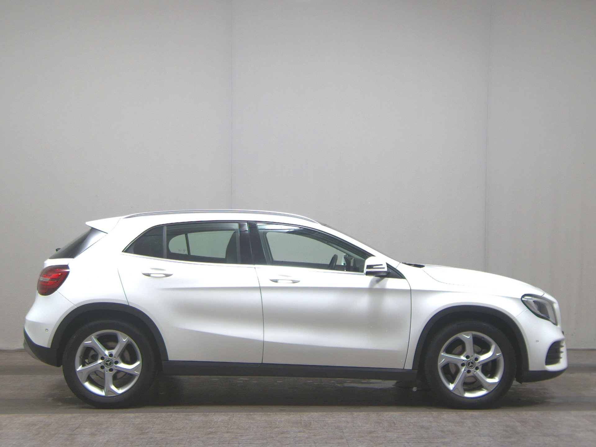 Mercedes-Benz GLA 180 Urban T-Leder Navi LED Pano RfK Tempomat