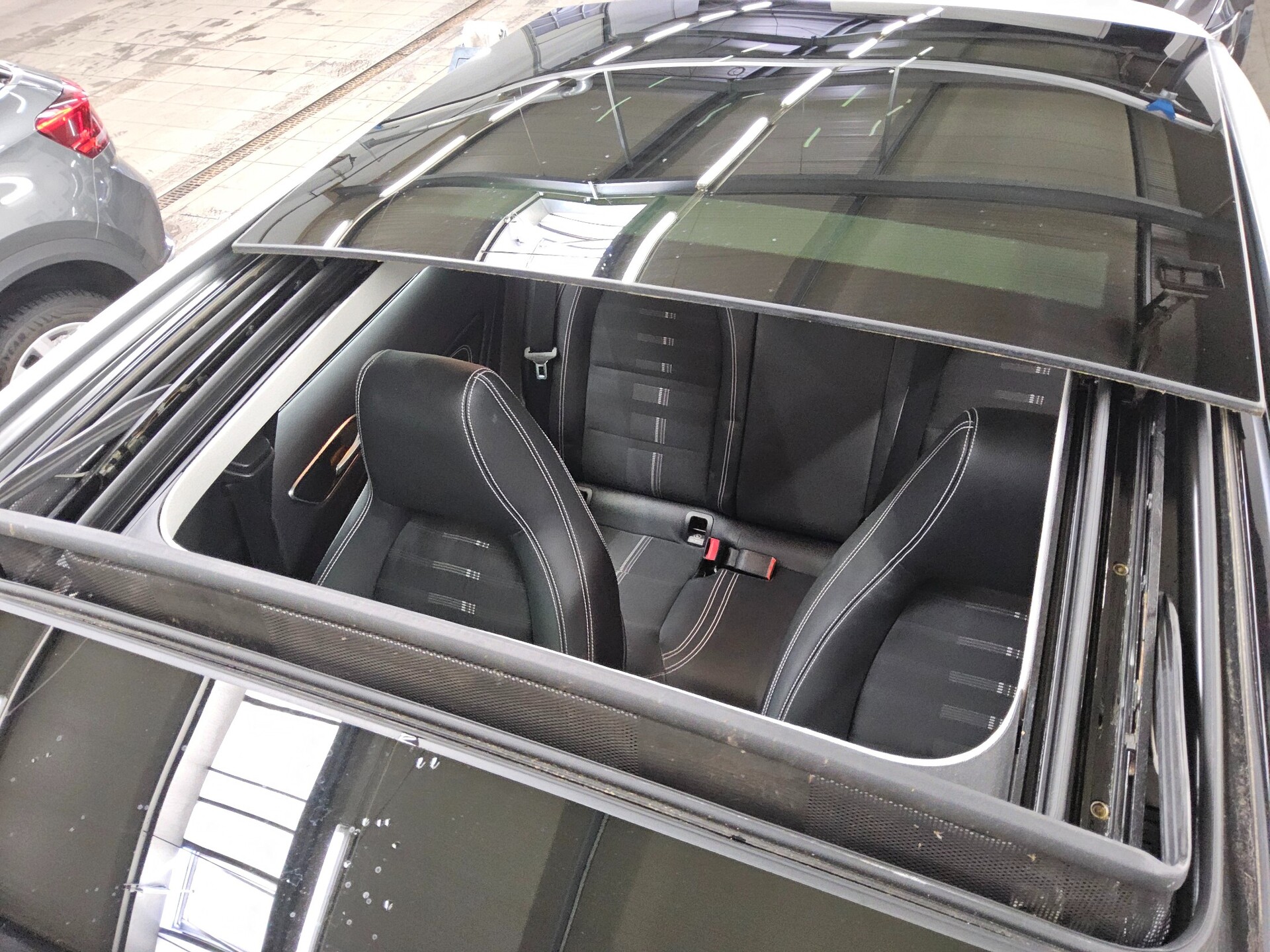 Mercedes-Benz GLA 180 Urban T-Leder Navi LED Pano RfK Tempomat 11