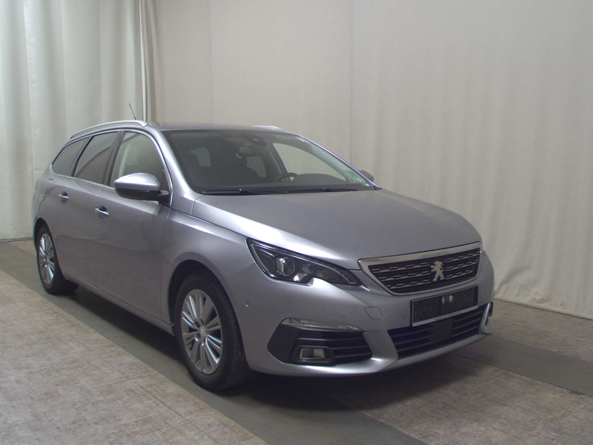 Peugeot 308 BlueHDi 130 Allure Navi LED AHK RfK ACC PDC 3