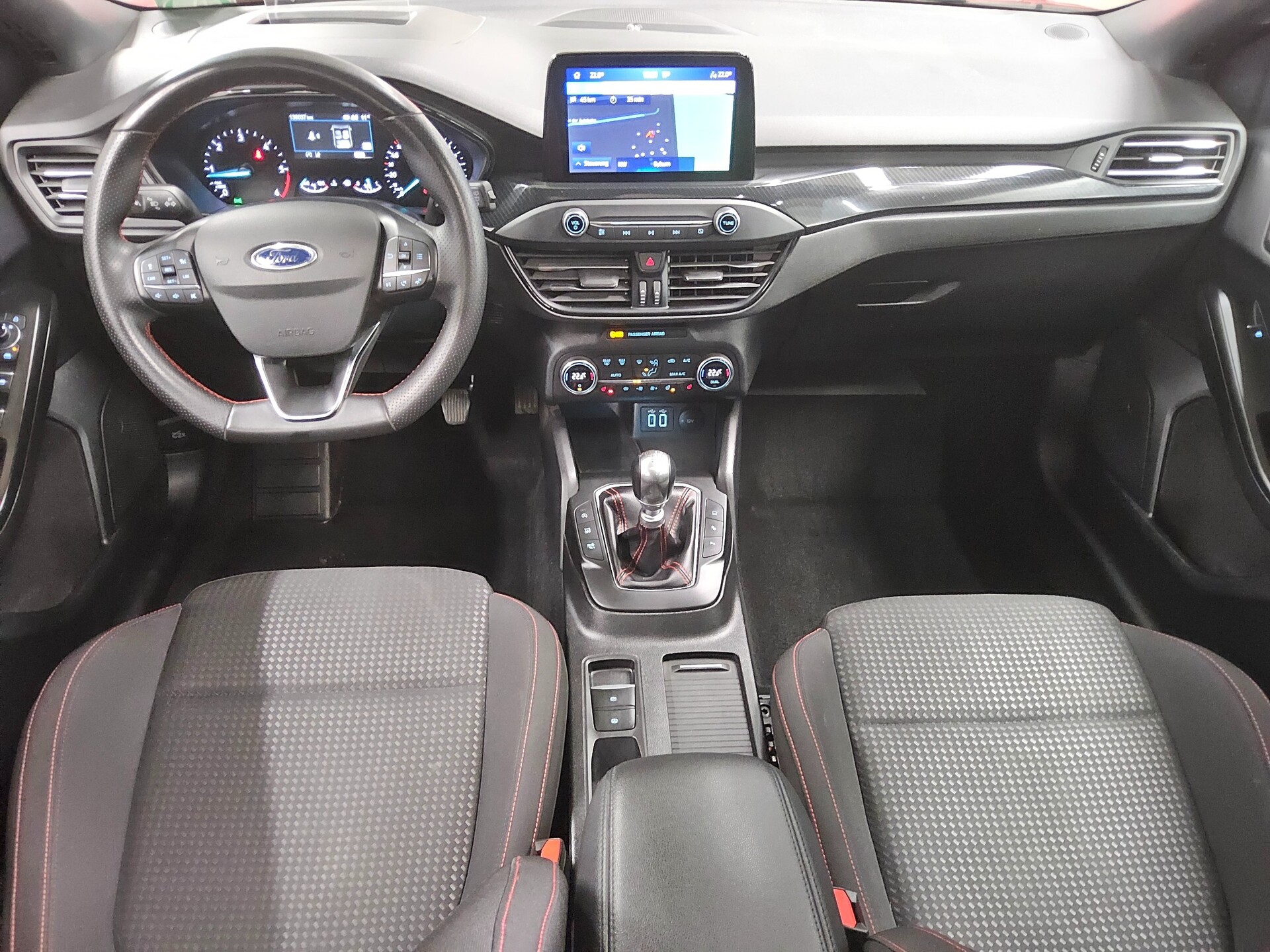 Ford Focus Turnier 1.5 EB ST-Line Navi LED B&O Pano 5