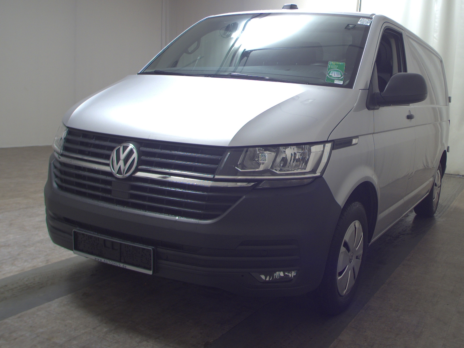 Volkswagen T6.1 Transporter 2.0 TDI 3-Sitze Navi AHK PDC 2