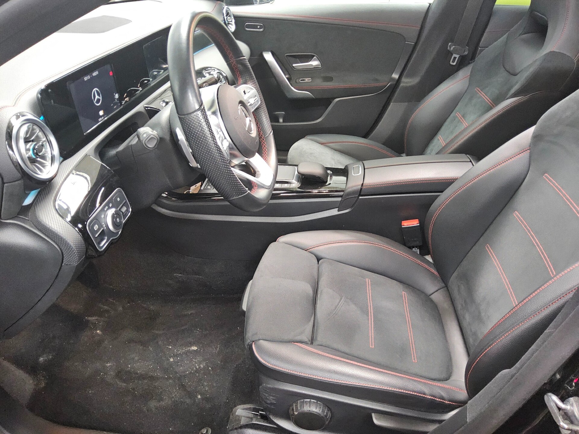 Mercedes-Benz CLA 250 Shooting Brake e AMG-Line Navi LED Pano 9