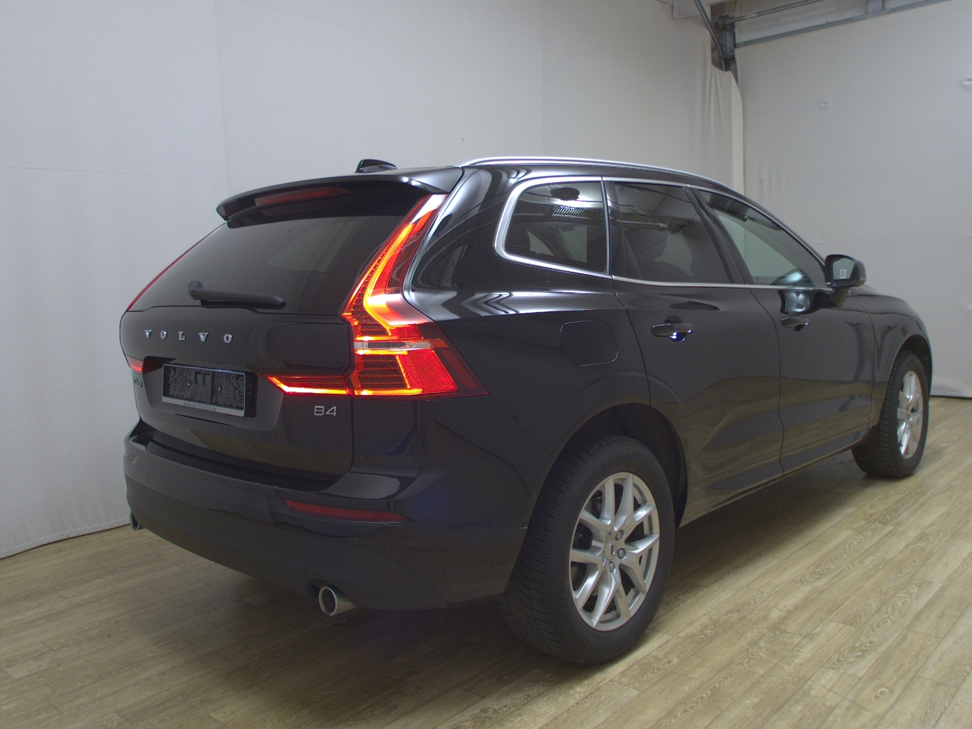 Volvo XC60 B4 D Momentum Pro Navi Pano 360° H-K StHzg 4